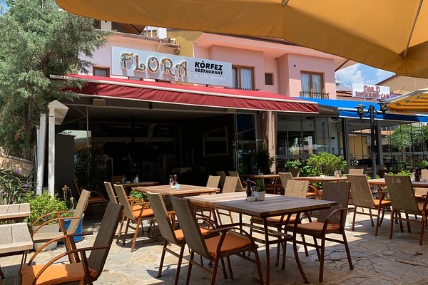 Flora Cafe & Restaurant
