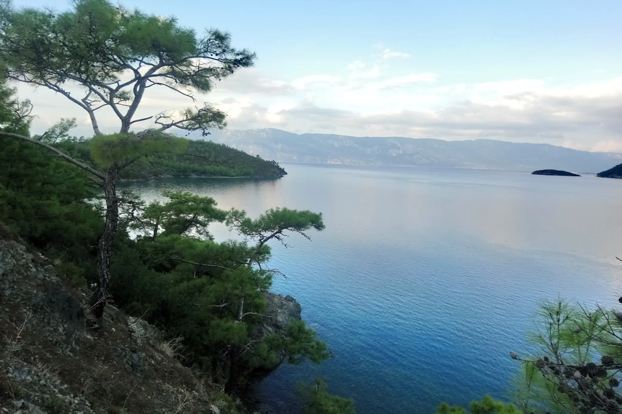 Ayin Bay