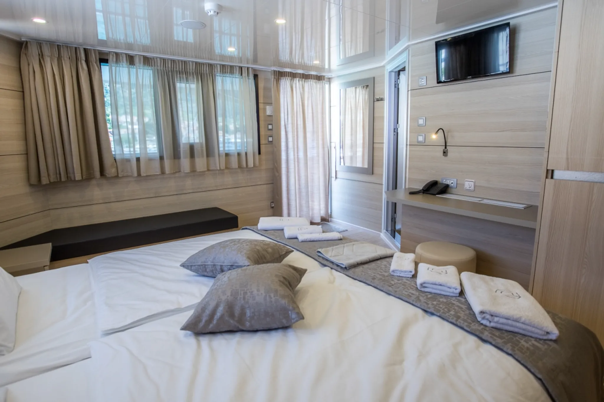 Desire cabin 1