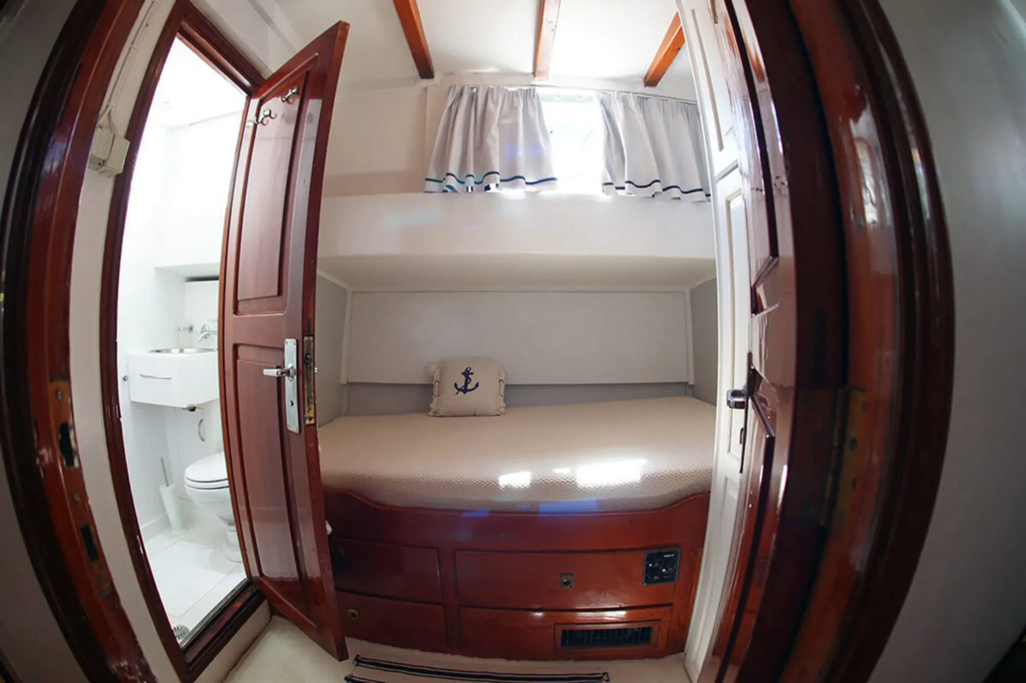 Eleftheria cabin 2