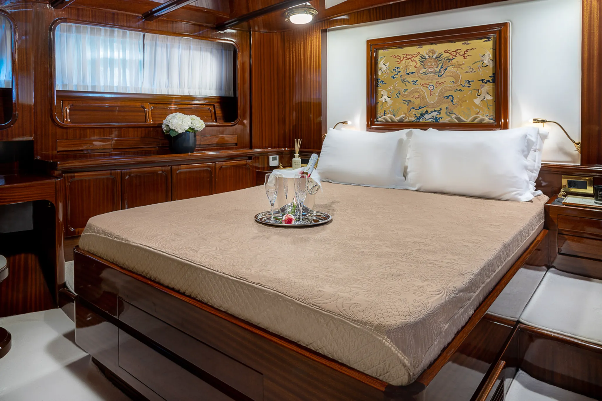 Spirit L cabin 2