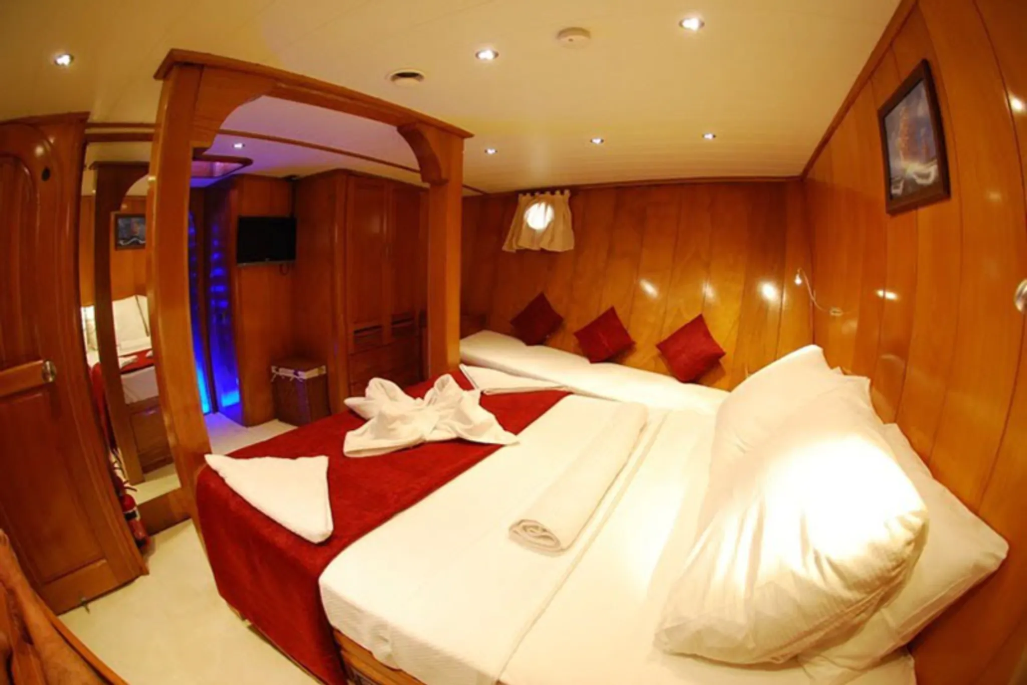 AURASIA cabin 3
