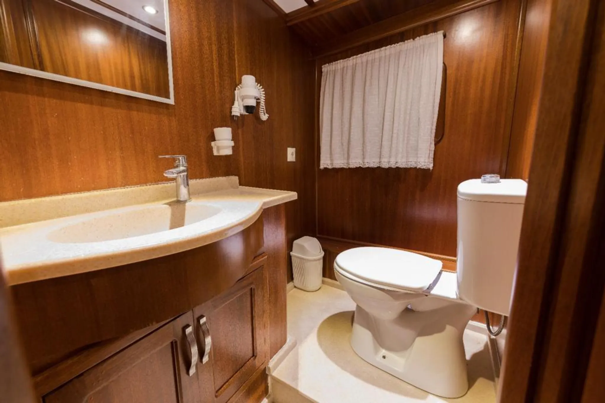 Seven 1 cabin 3