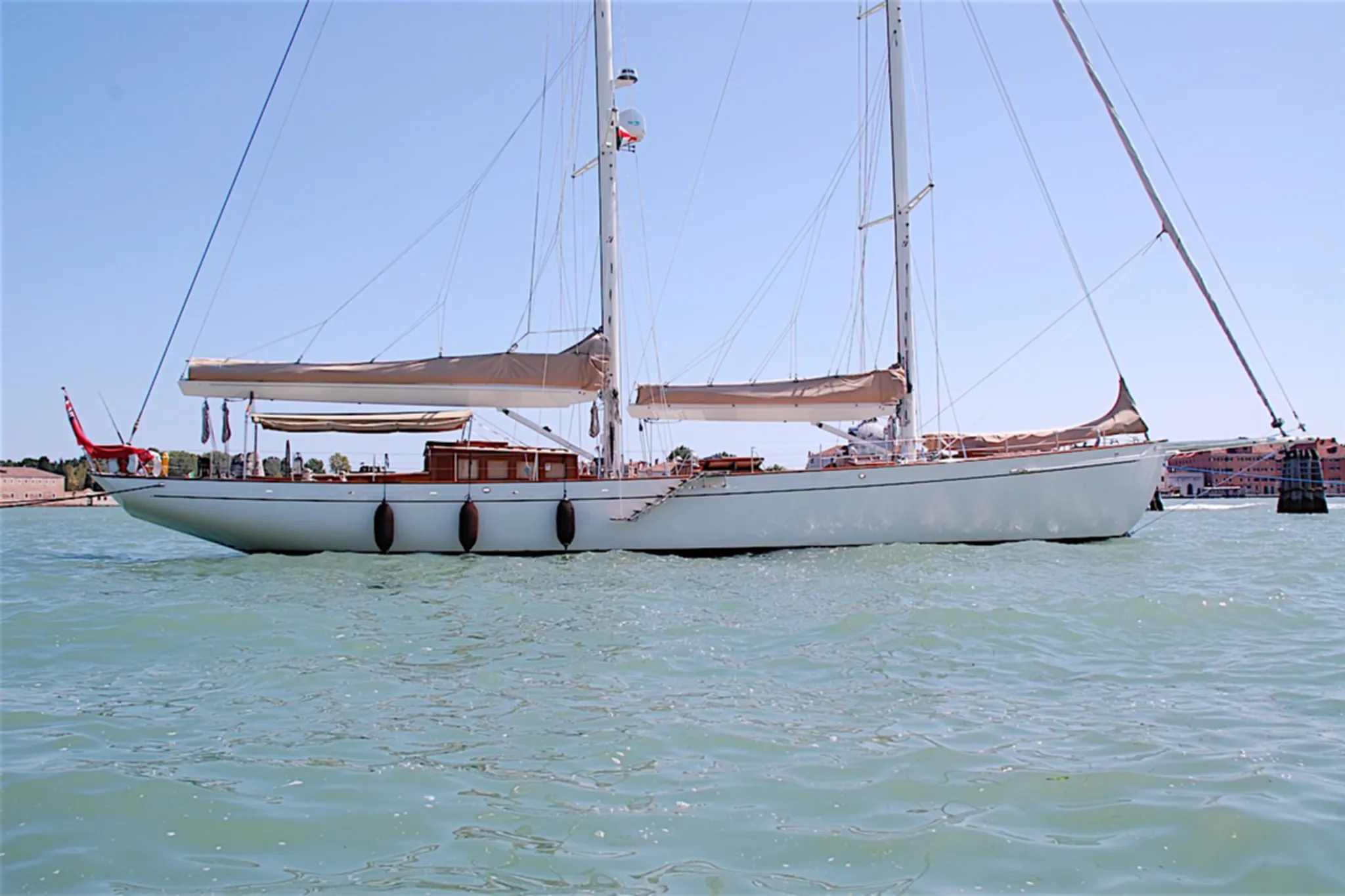 Shindela yacht