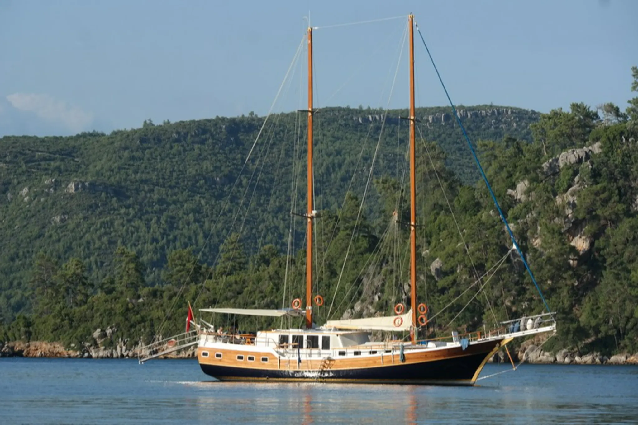 La Reine yacht