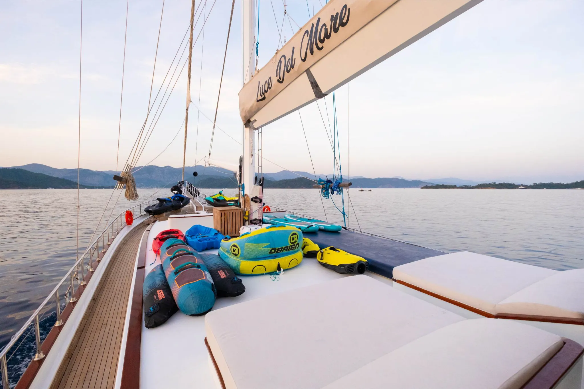 Luce Del Mare — entertainment