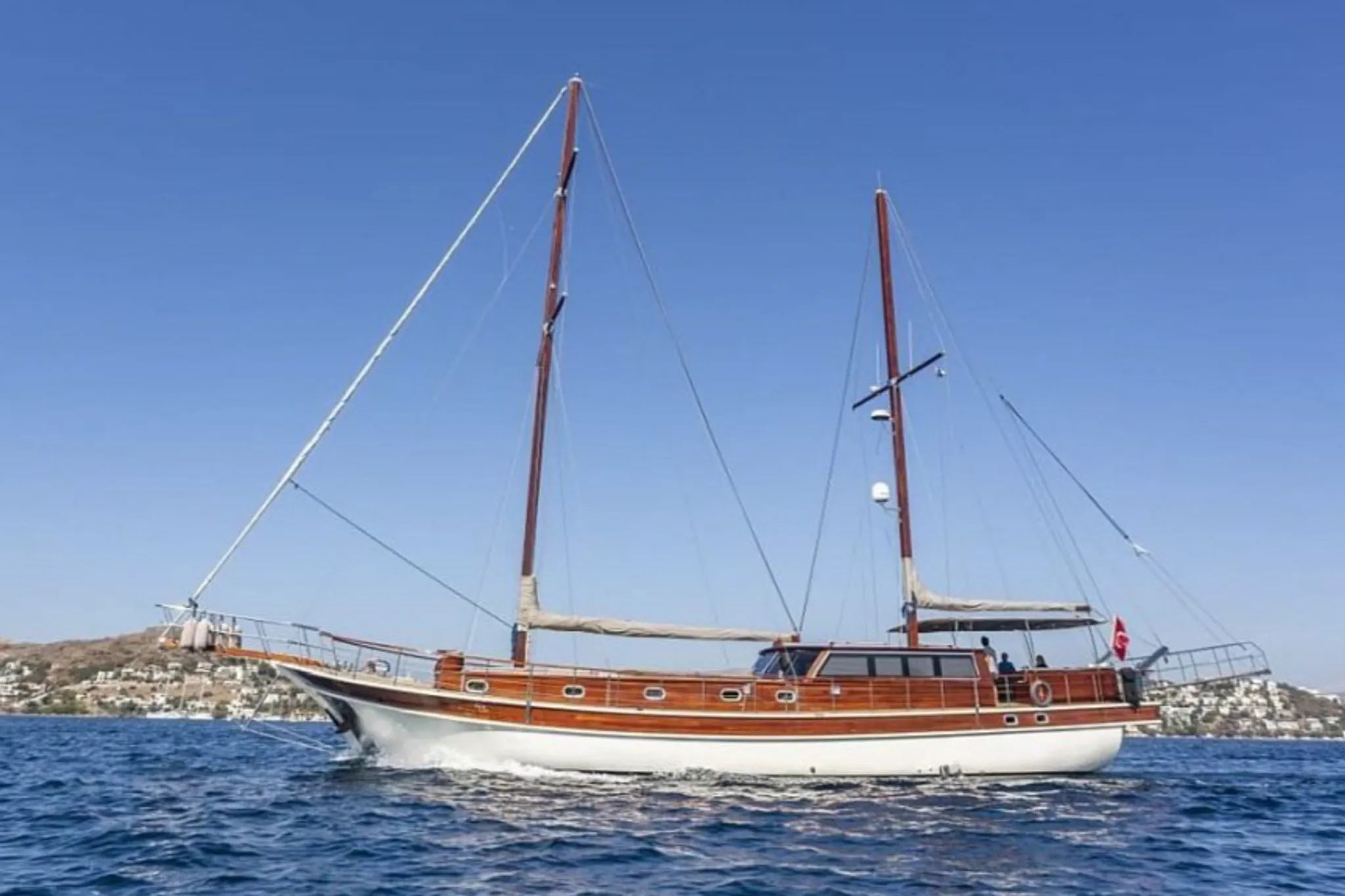 DRAGUT yacht