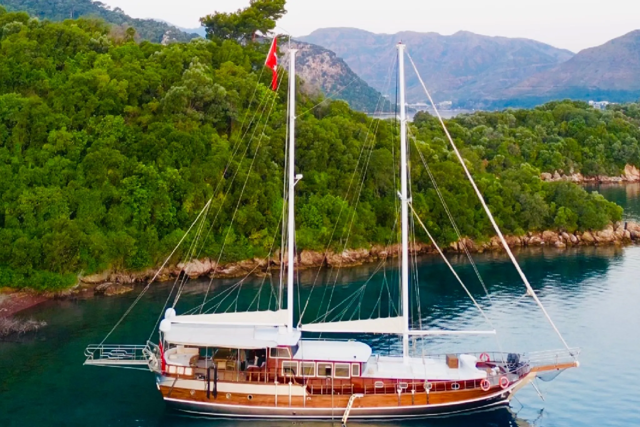 Yuksel Deniz yacht