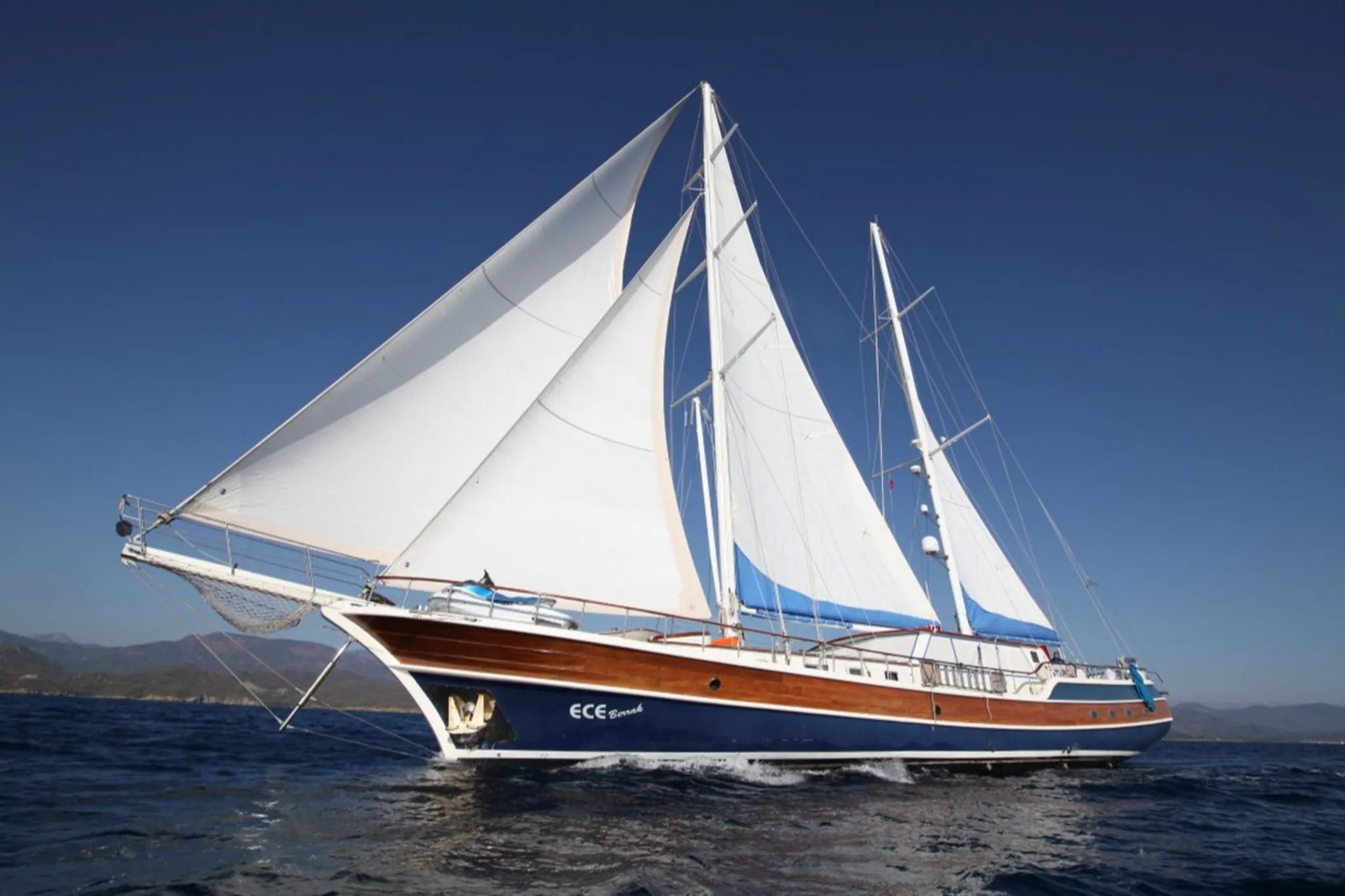 Ece Berrak yacht
