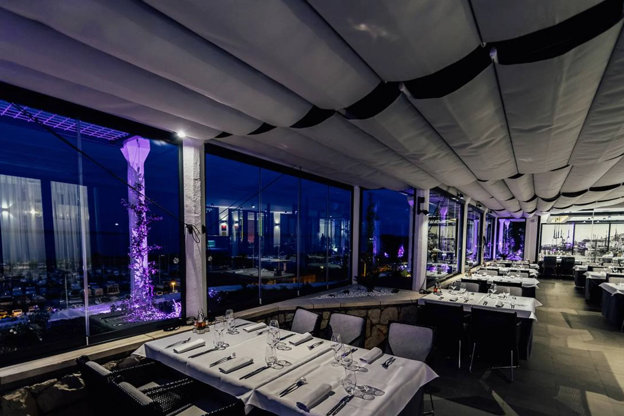 Split Luxury & Fine Dining Restaurants