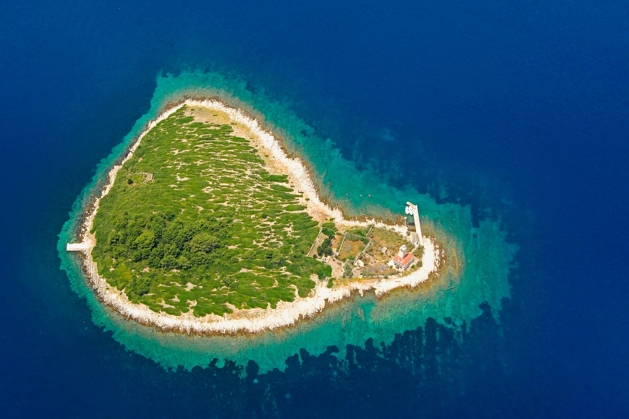 Tri Sestrice Island