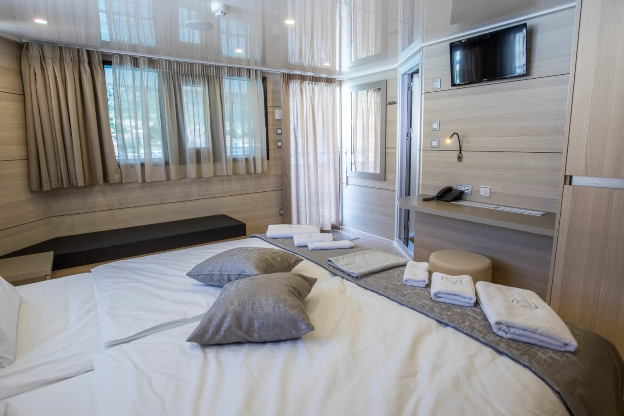 Desire cabin 1