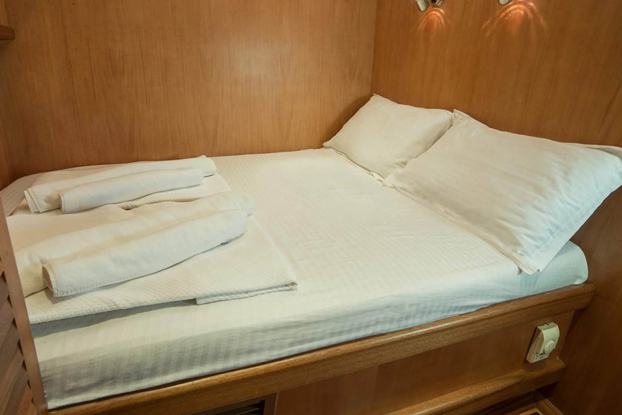 Sude Deniz cabine 3
