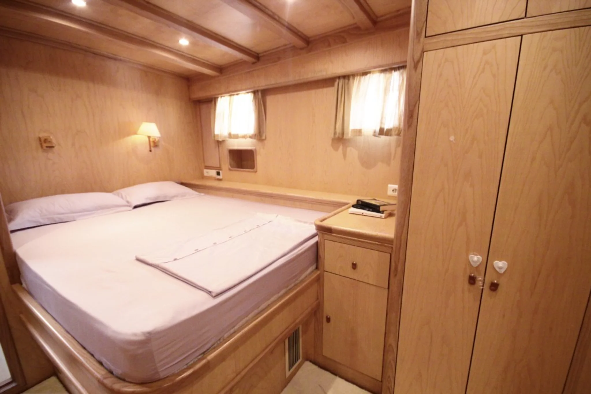 Wood — каюта 3