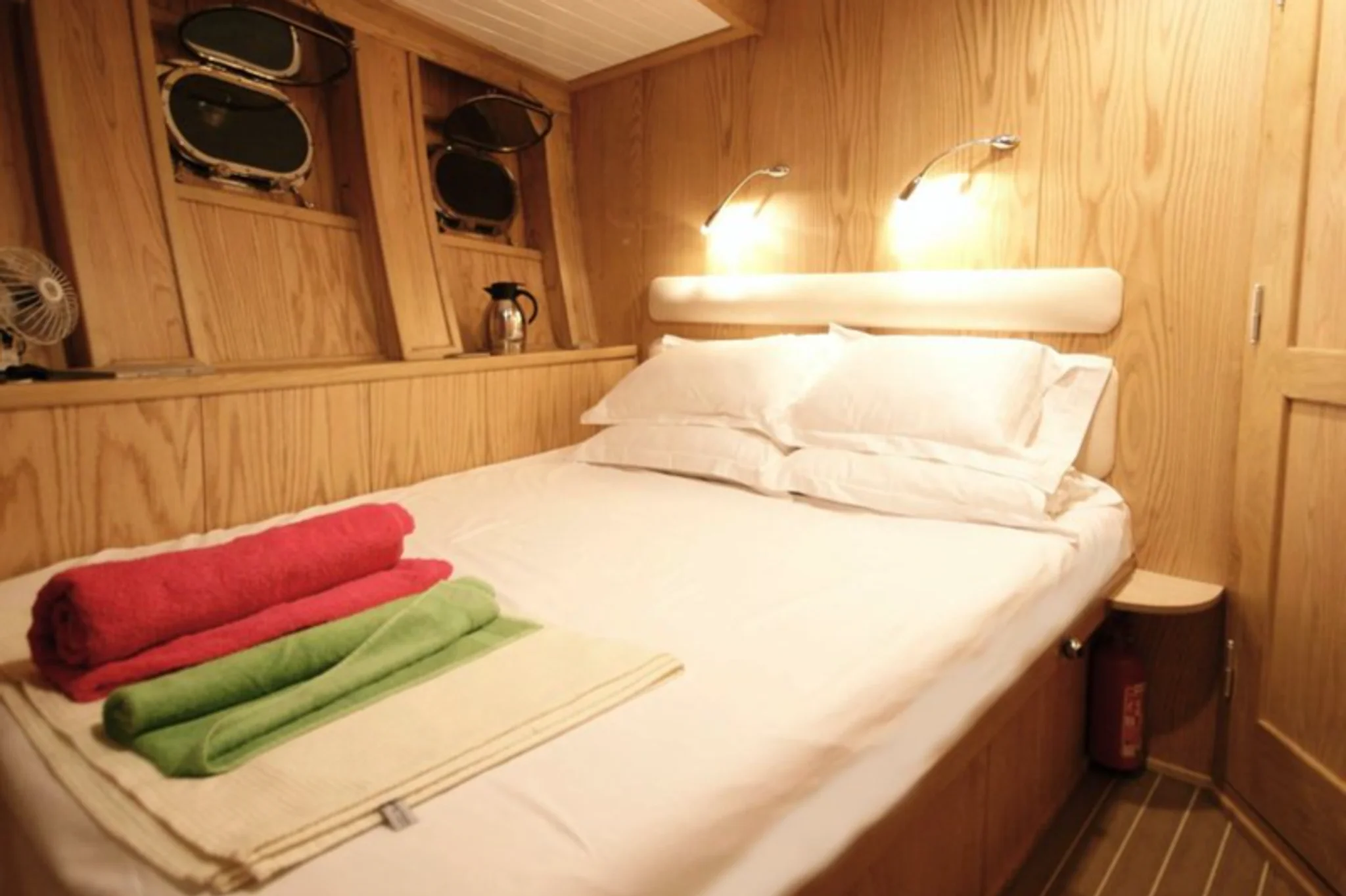 SPIRIT OF THE EAST — cabina 2