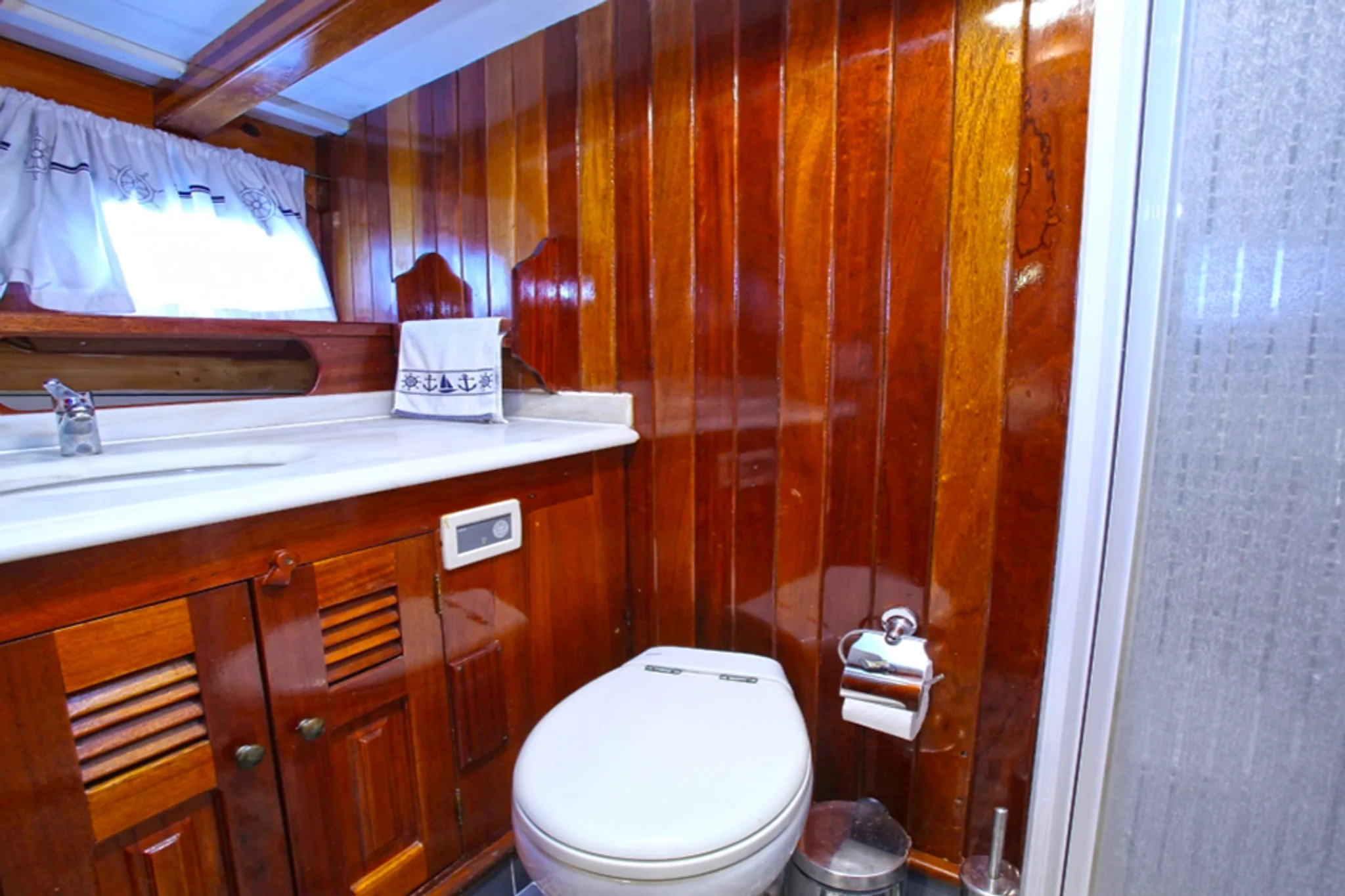 Kaya Guneri 1 cabine 3