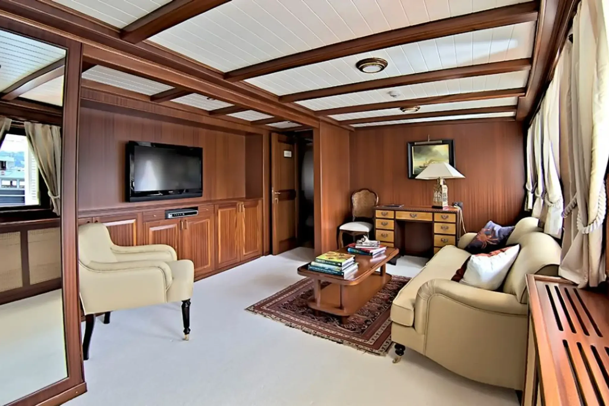 Halas 71 cabin 2