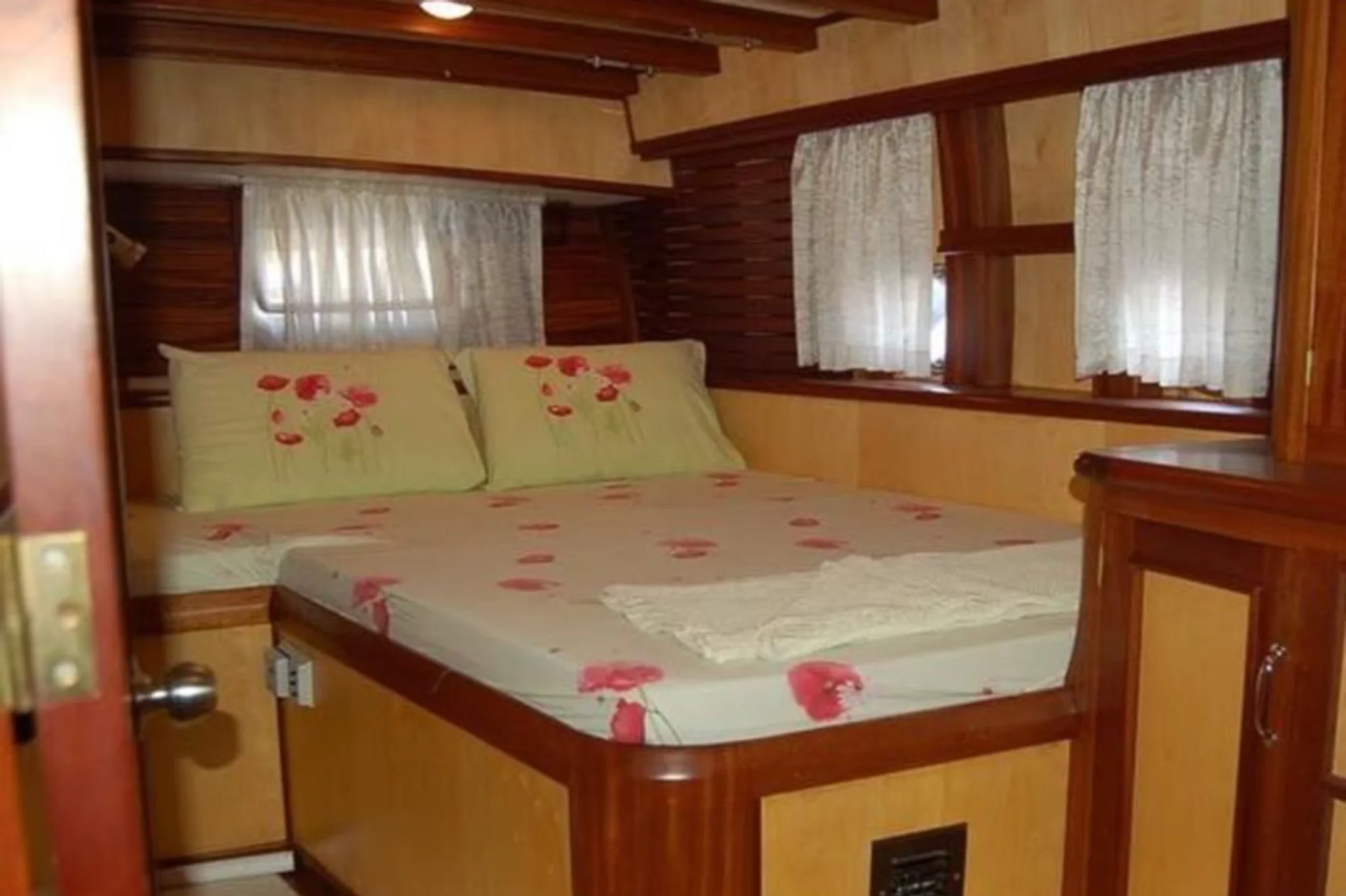 ISLA — cabina 1