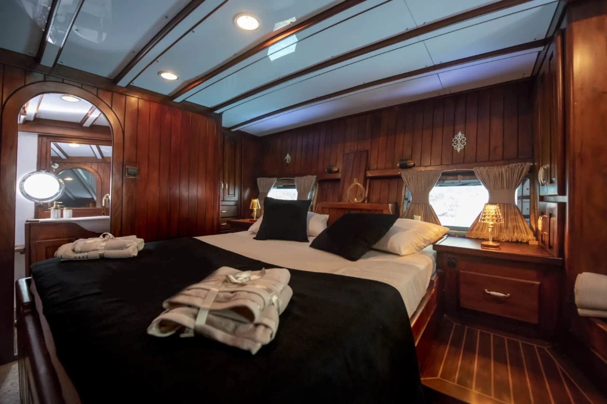 ELEGANCE  cabine 1