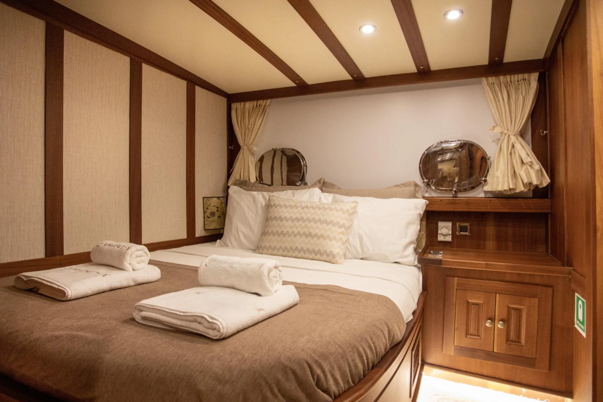 Sunworld 10 cabin 1