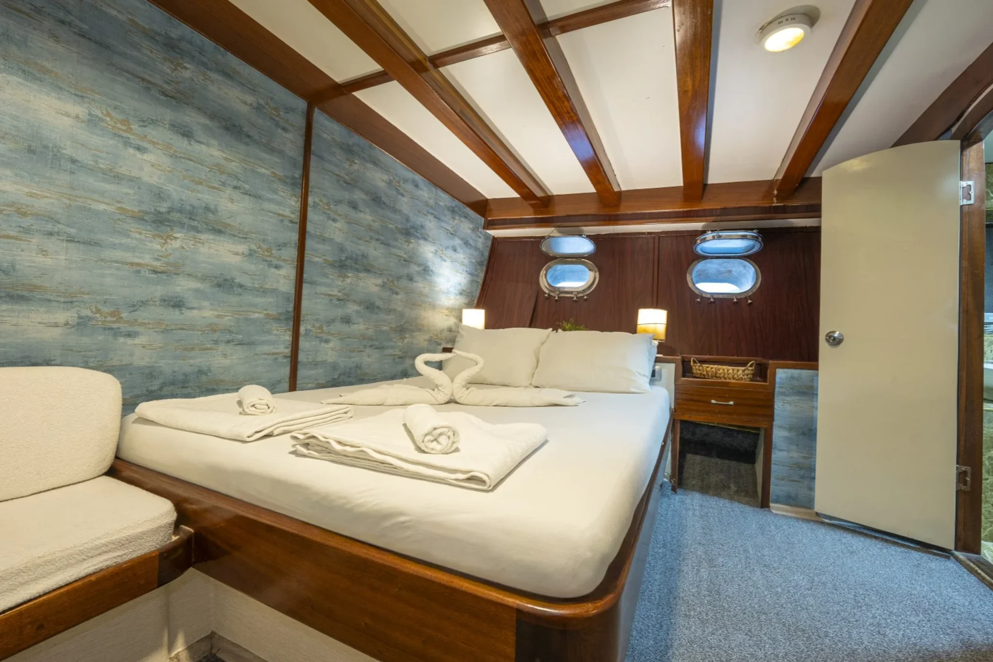 Cabine 1 de Elara 1