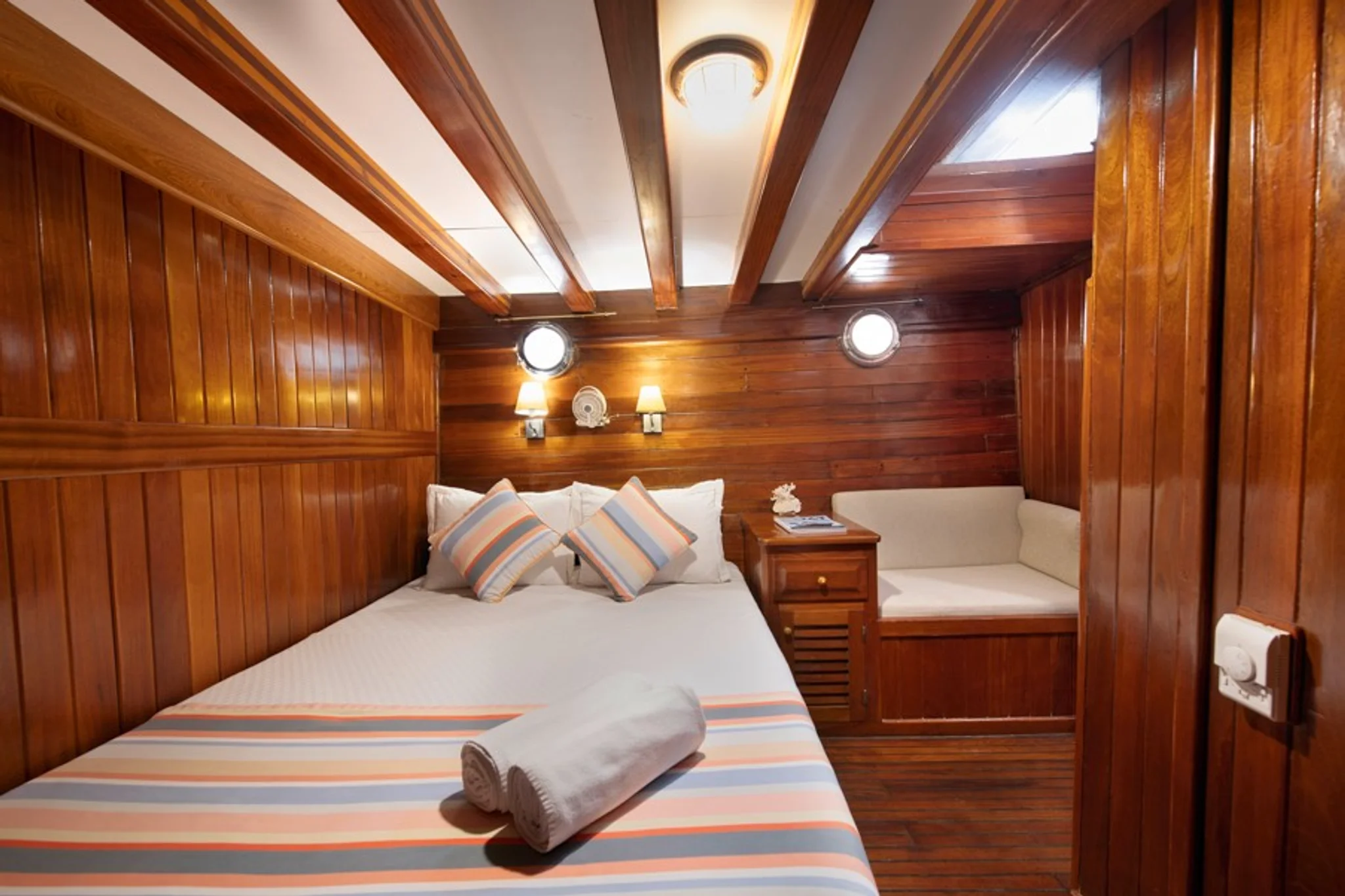 Sunworld 8 — cabina 1