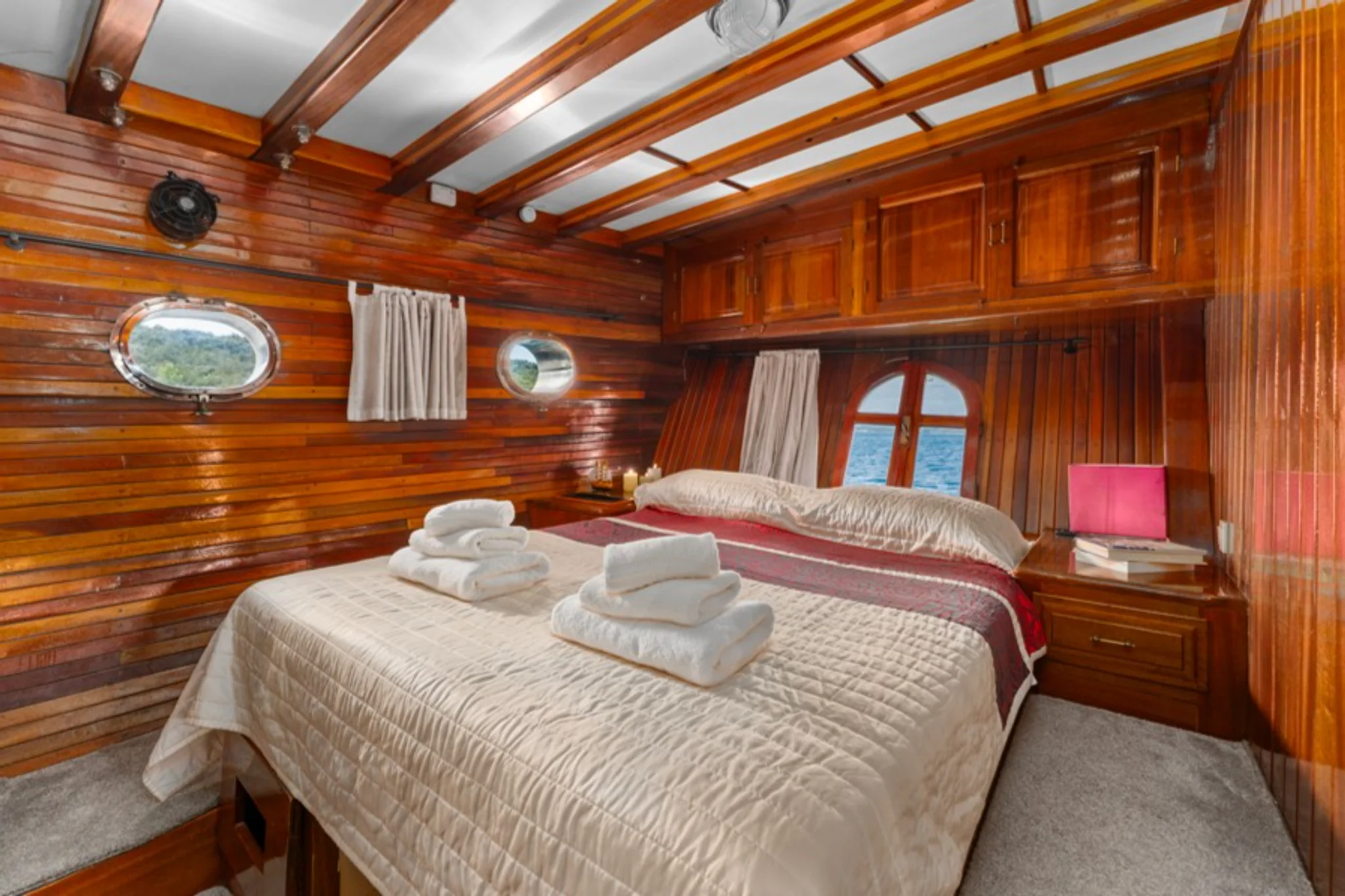 Croatia — cabina 1