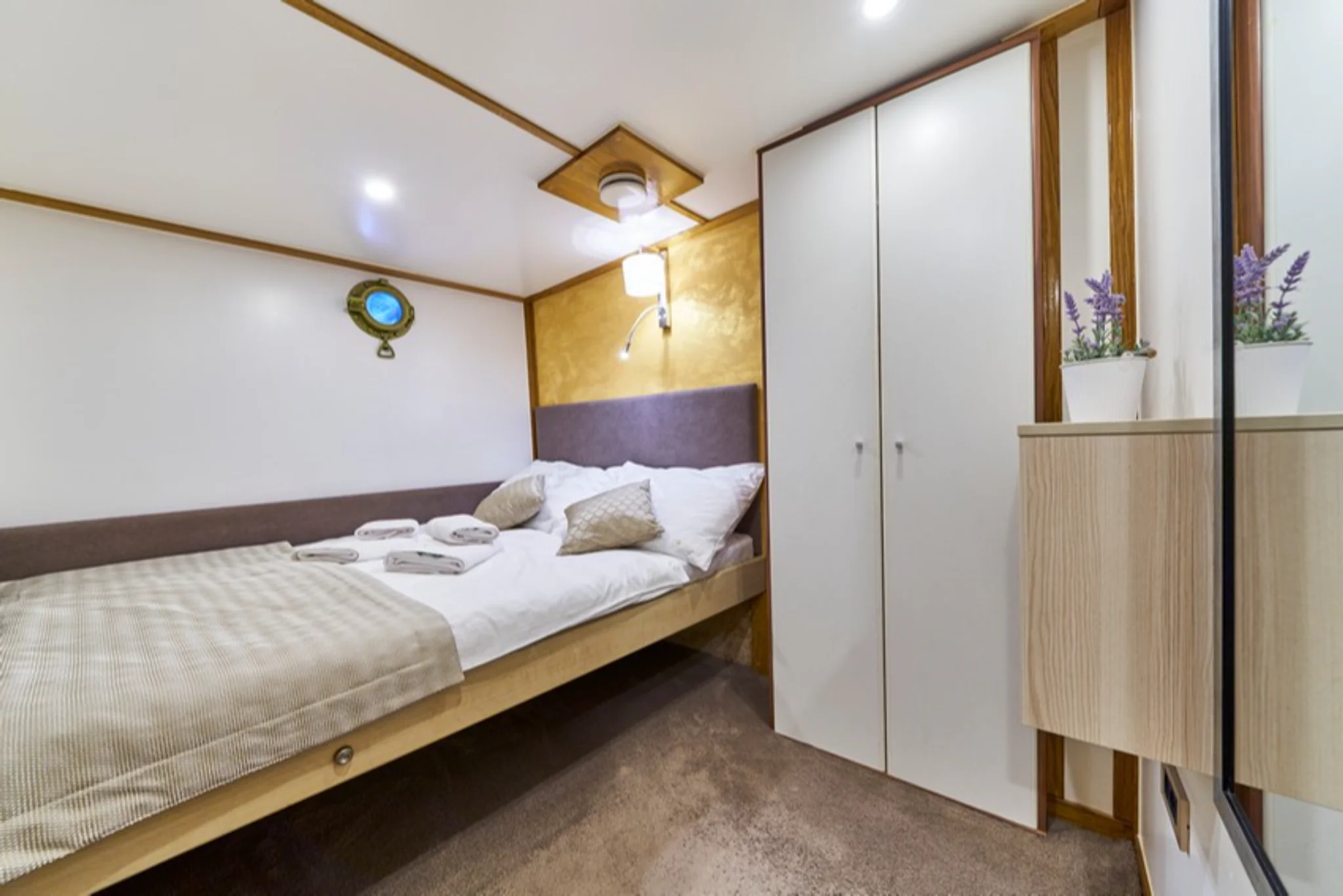 Cabine 2 de Romanca