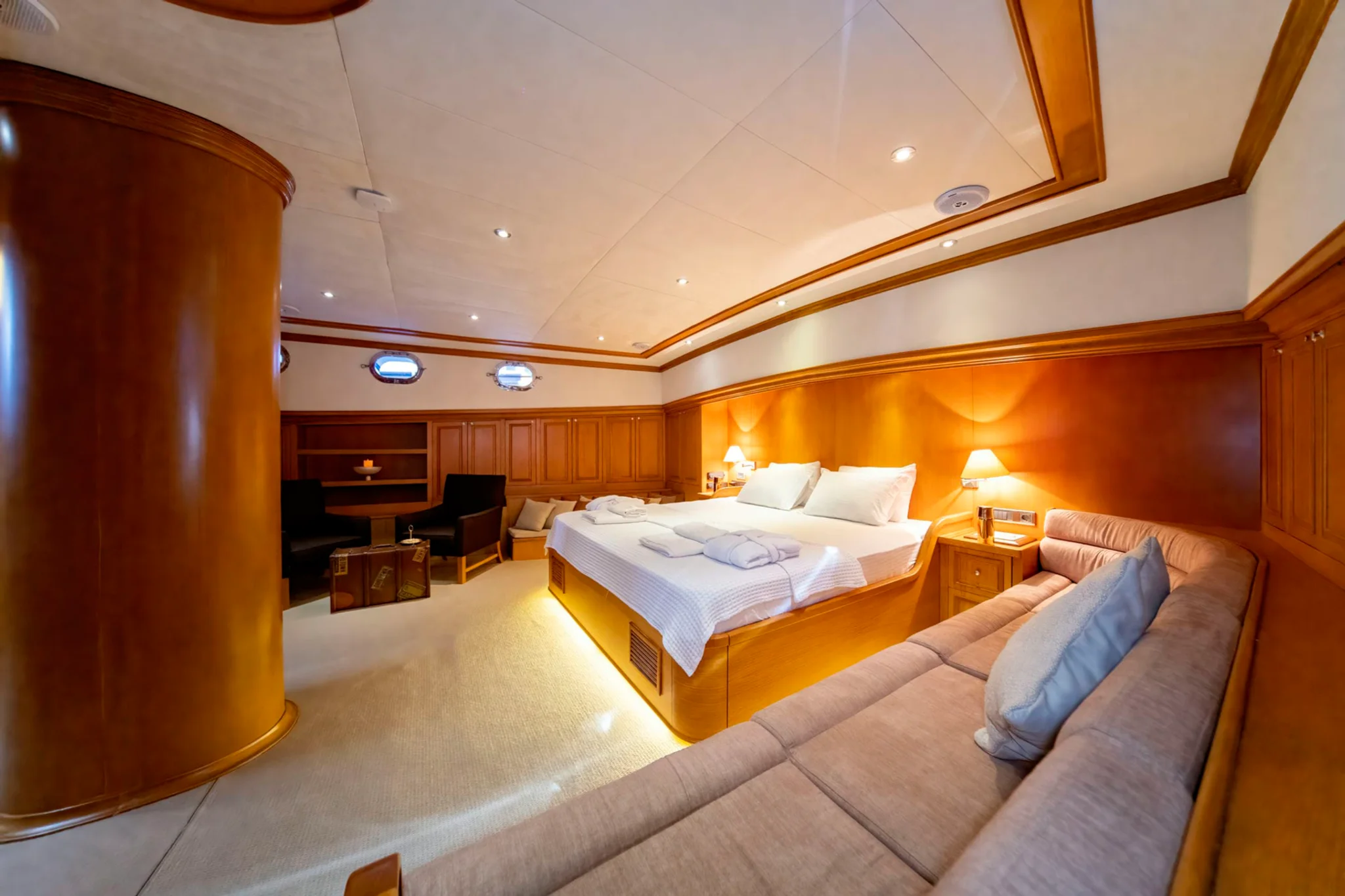 Babylon cabin 2