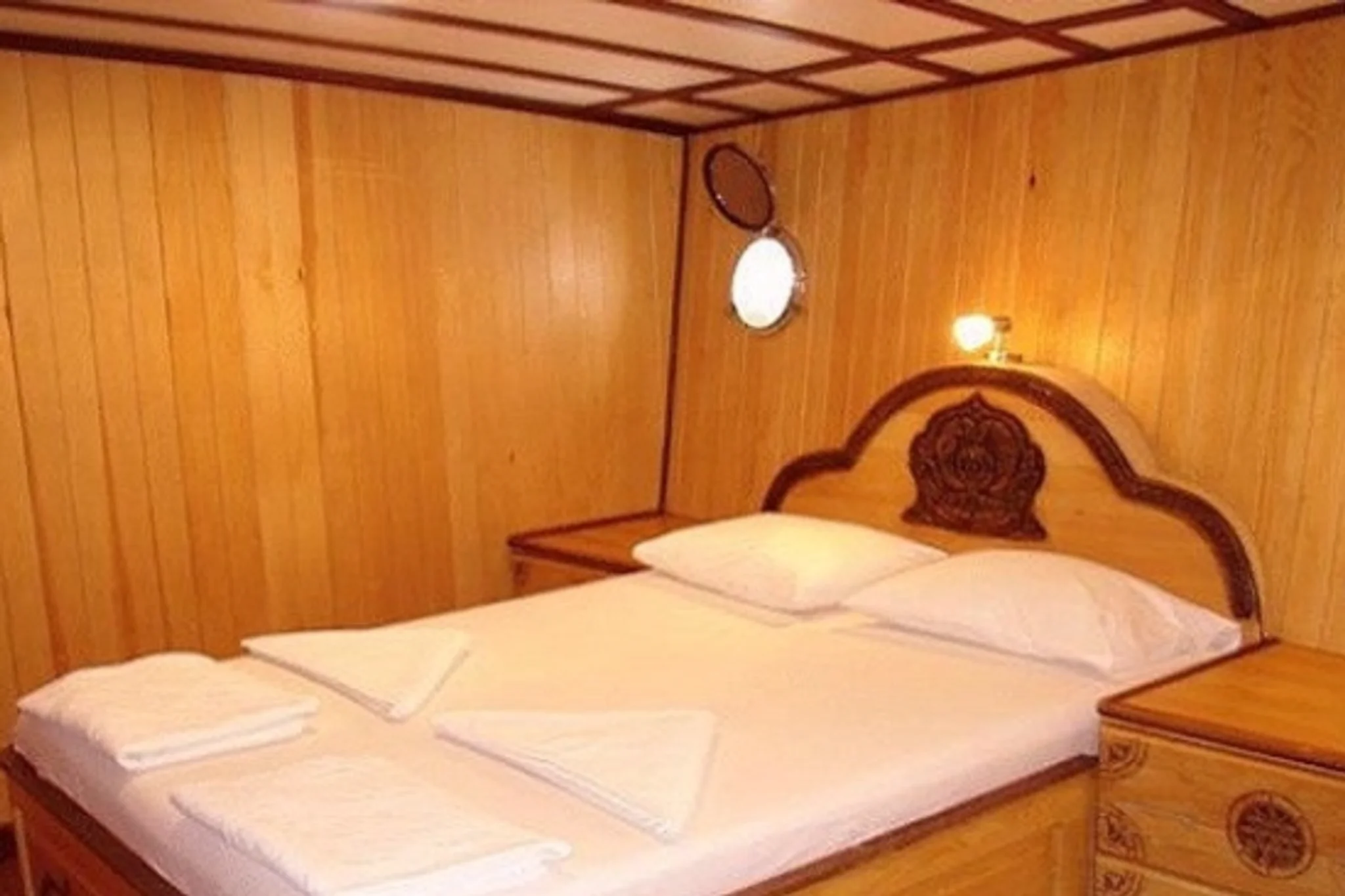 Parlak M — cabina 2