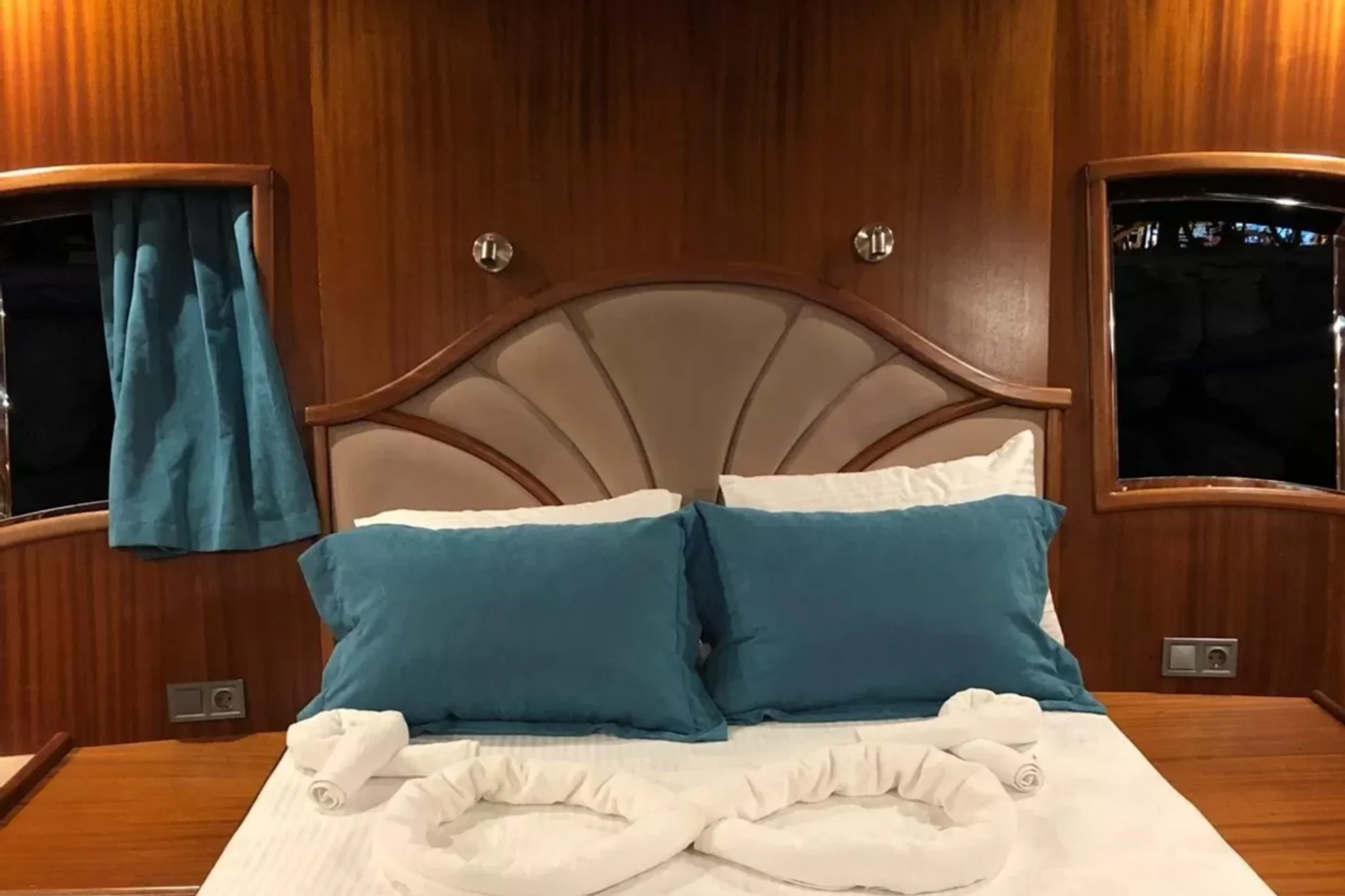 Cabine 2 de YARIMADALI O