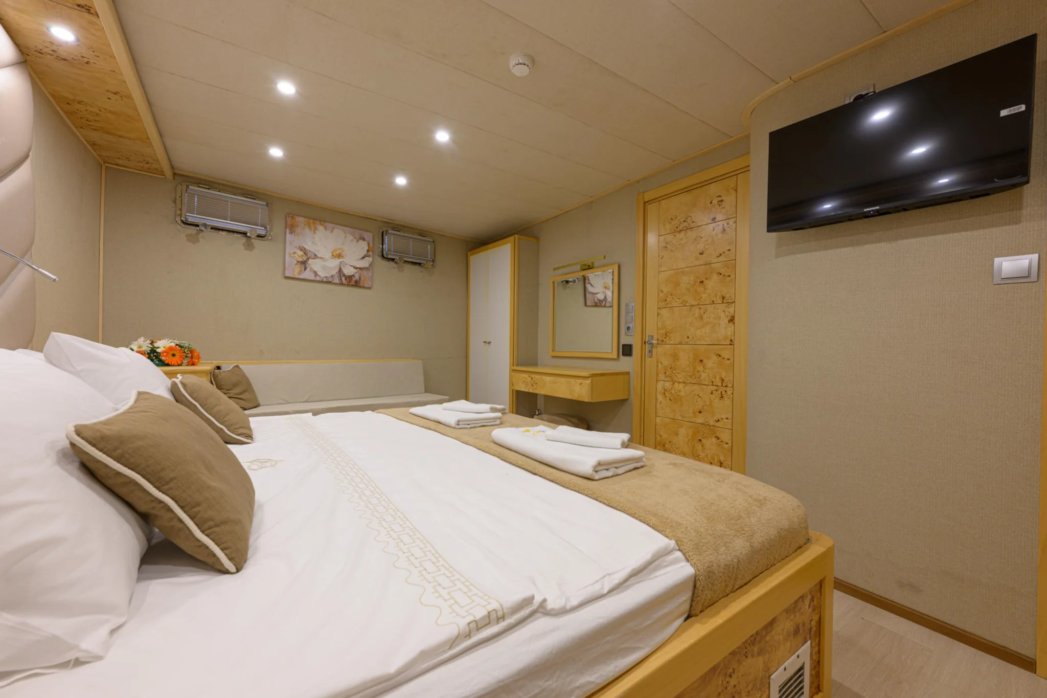 Belgin Sultan cabin 2