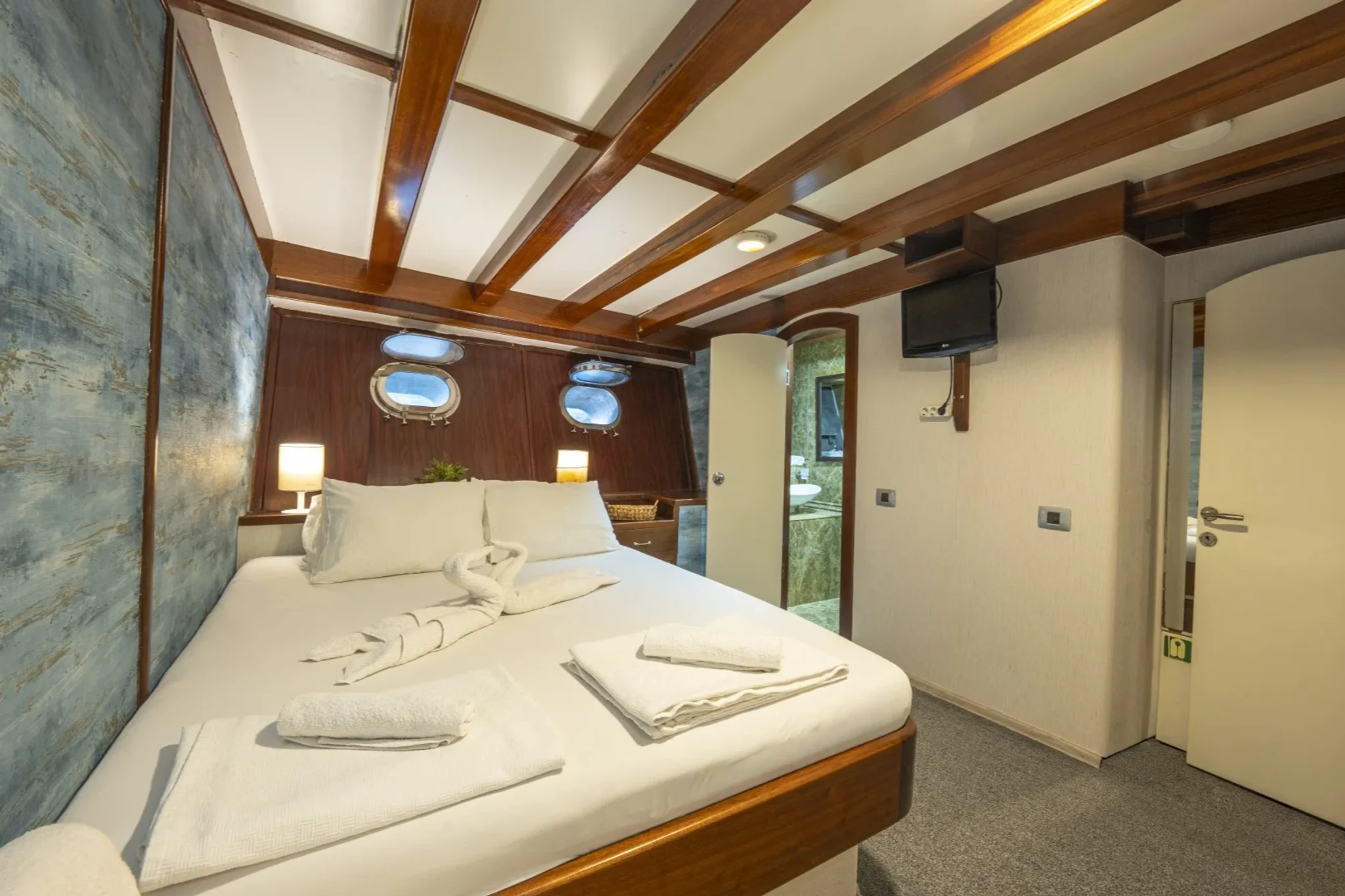 Cabine 2 de Elara 1