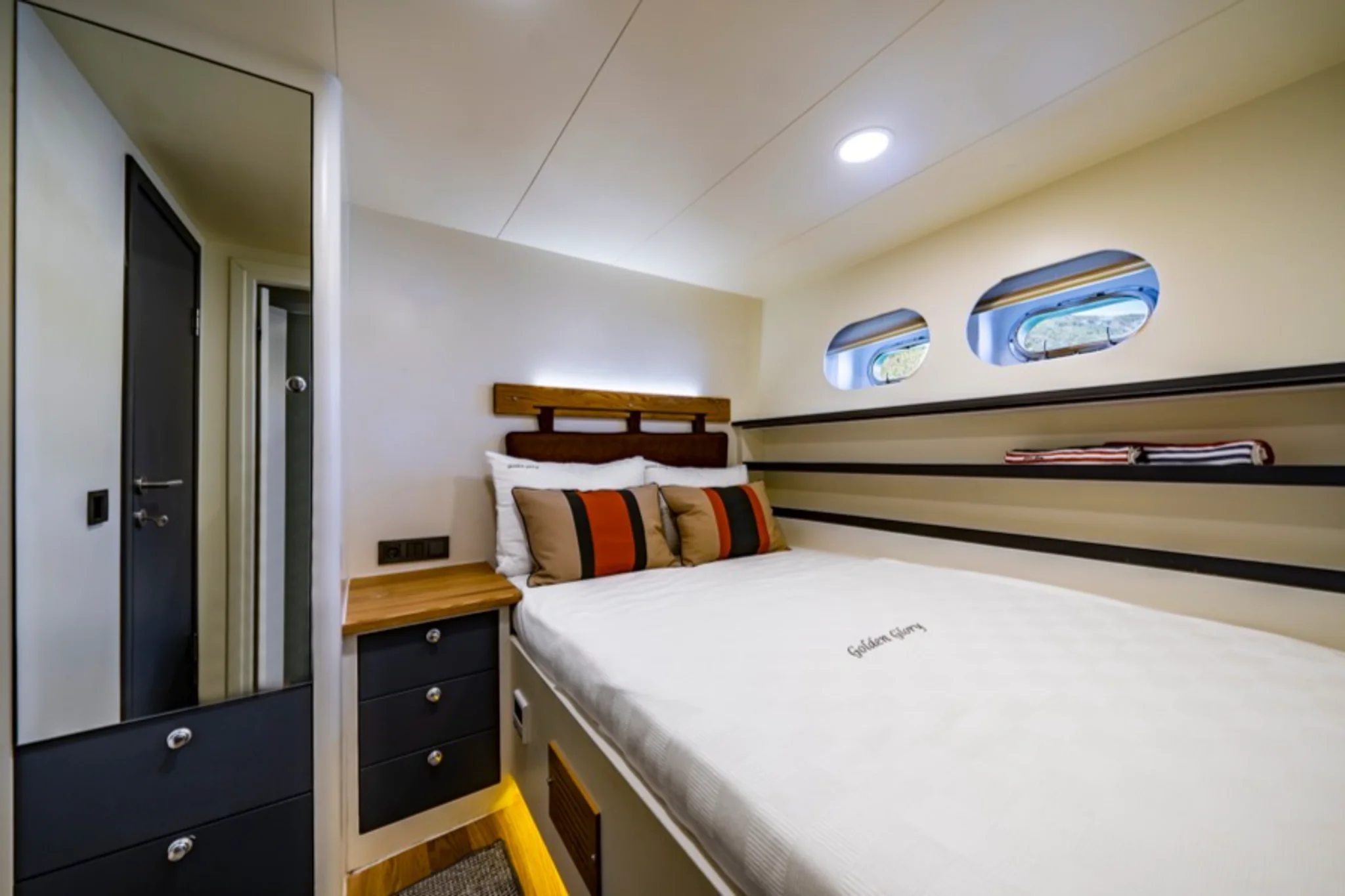 Cabine 2 de Golden Glory