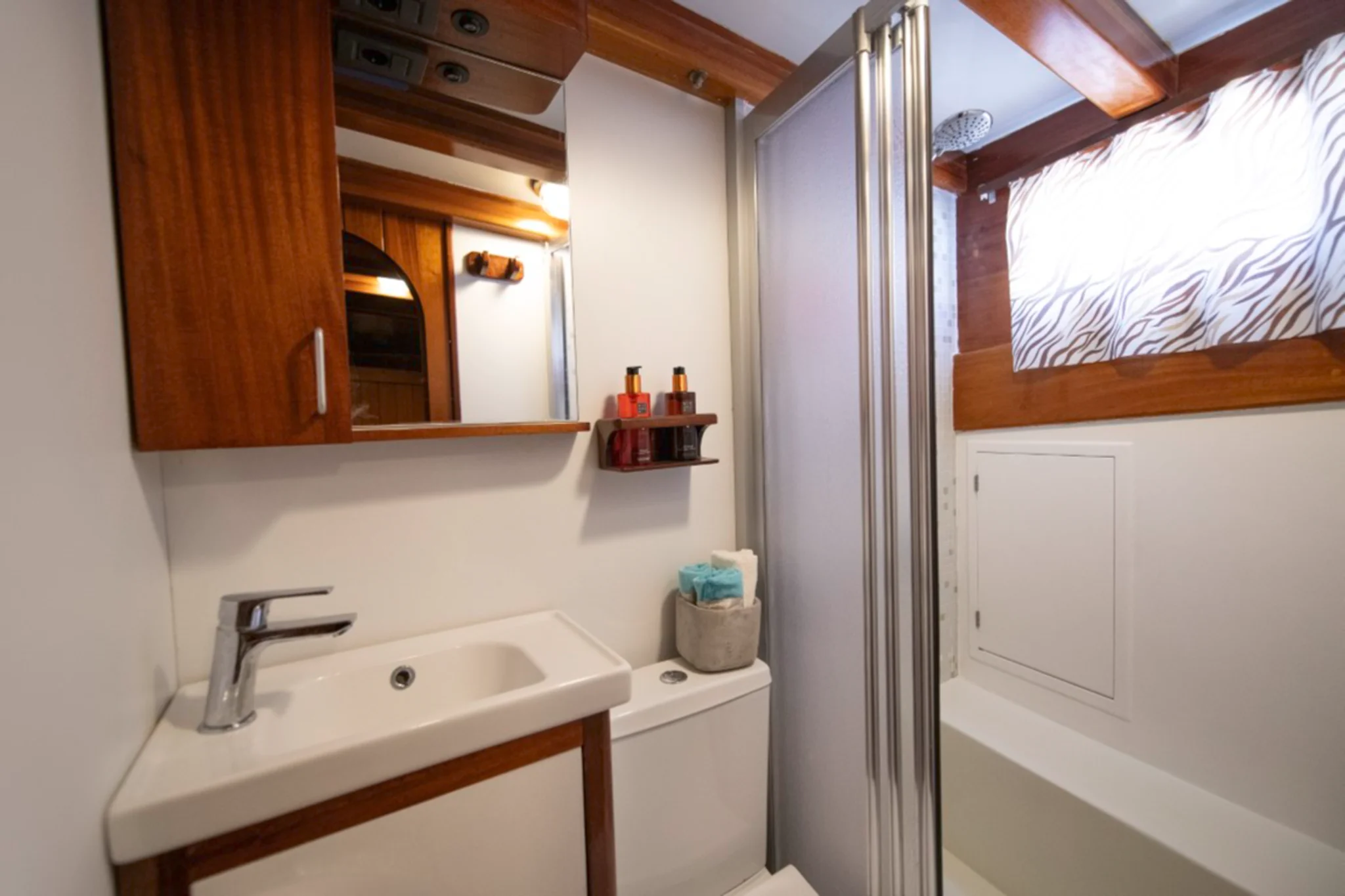 KUGU 1 — cabina 3