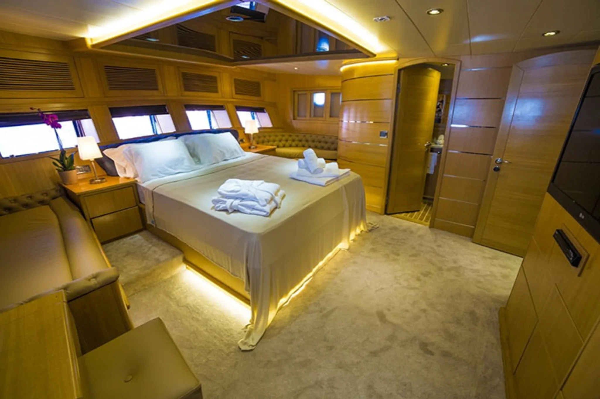 Let's Dance — cabina 3