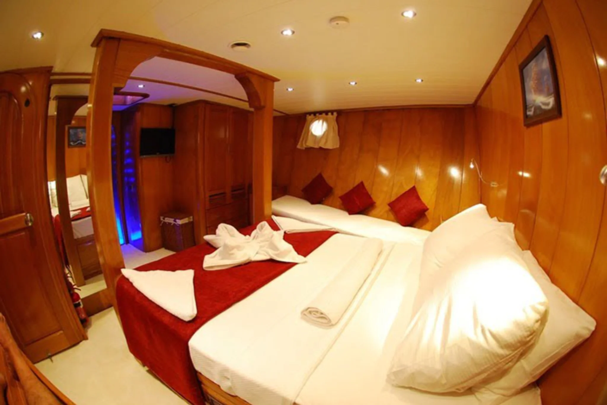 AURASIA cabin 3