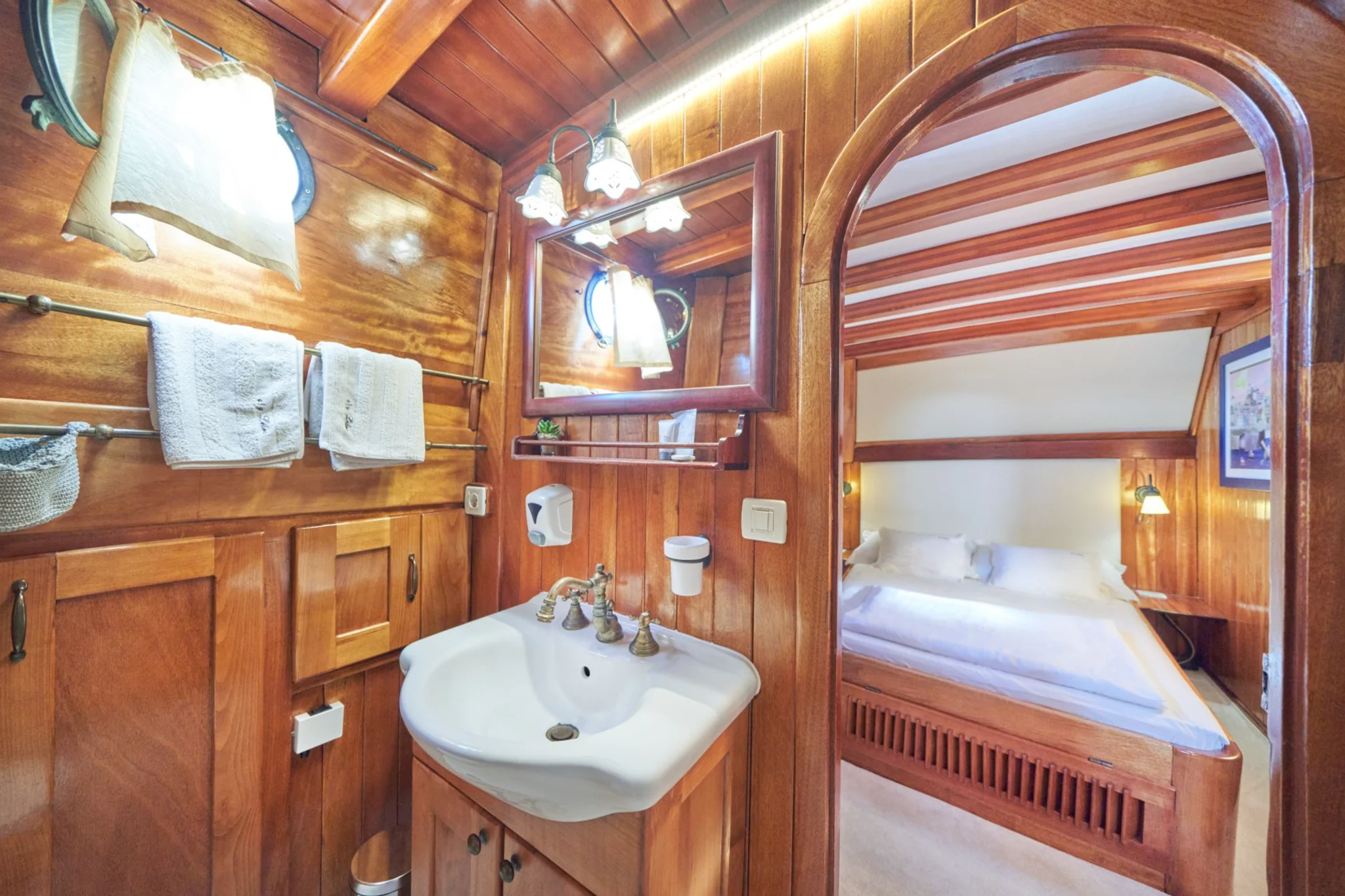 Libra cabin 3