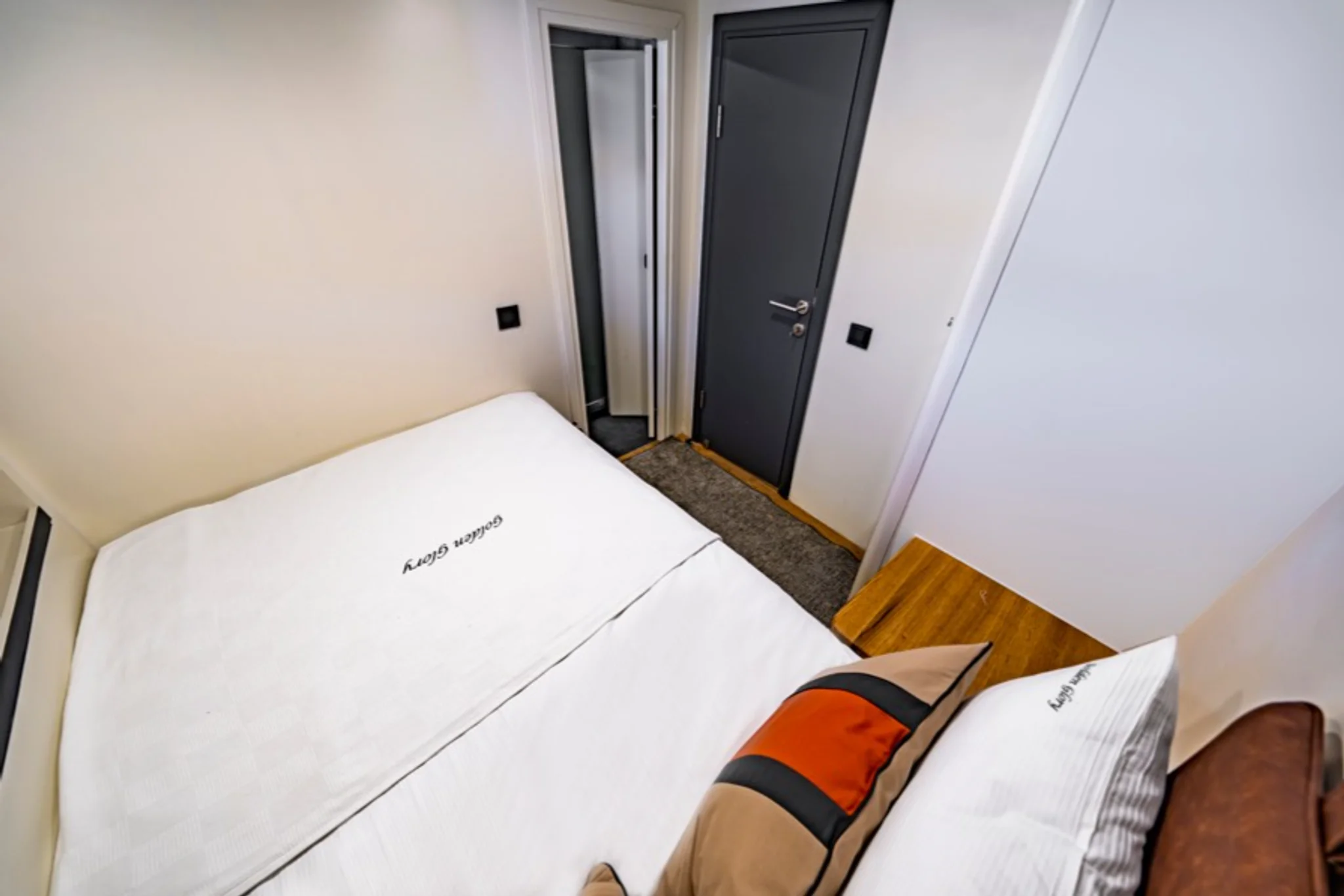 Cabine 3 de Golden Glory