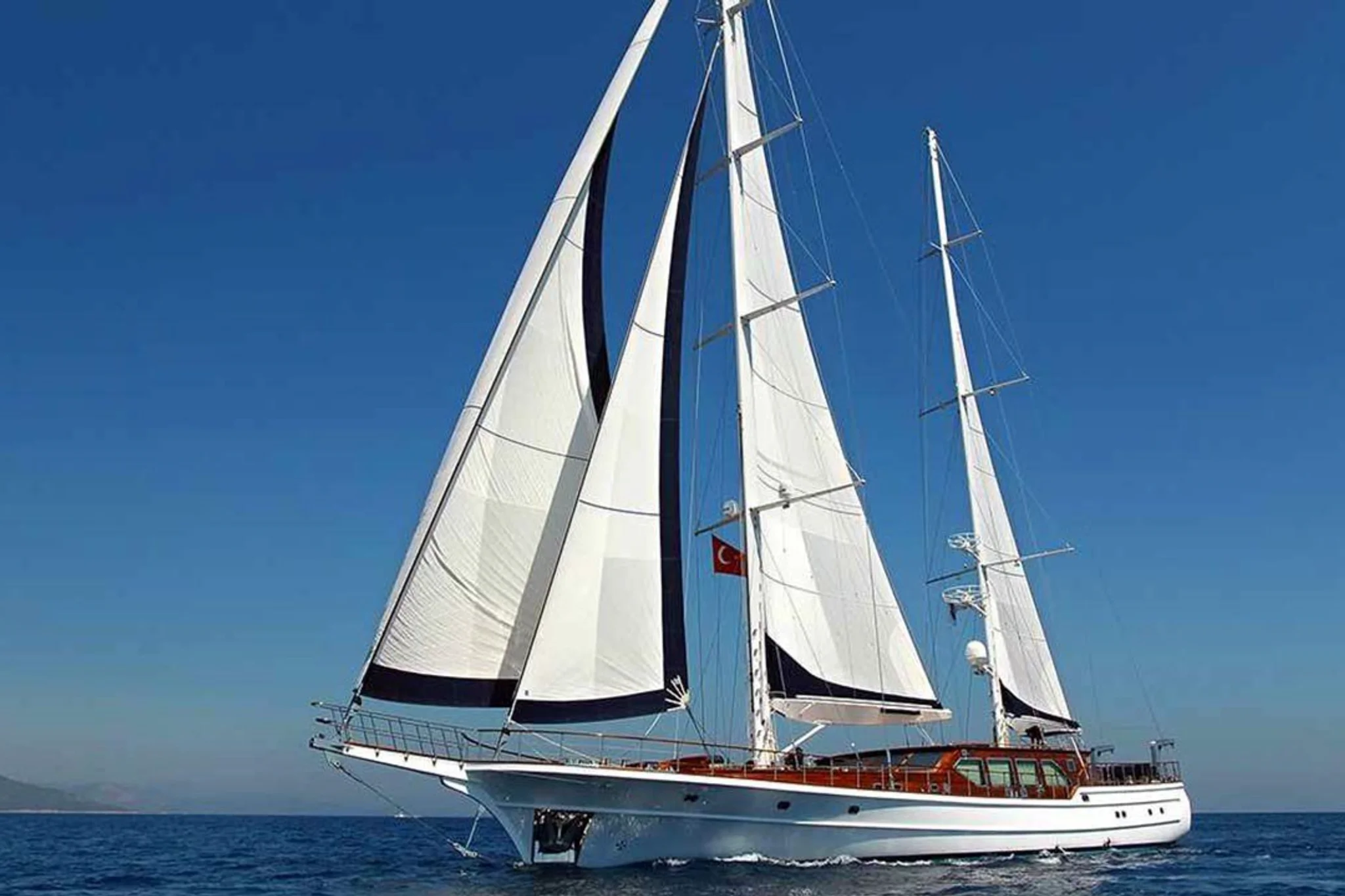 CLEAR EYES yacht