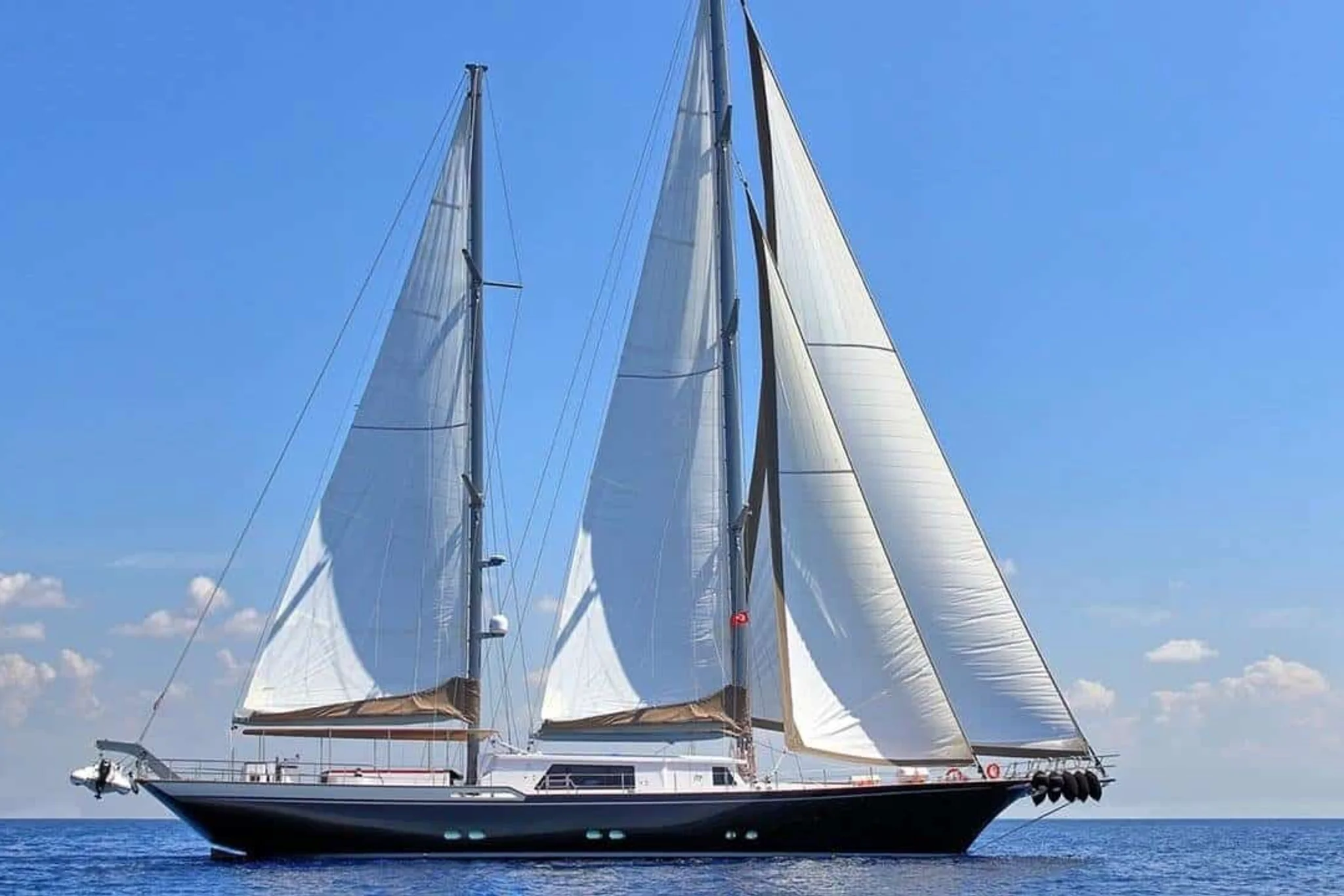 Moss yacht