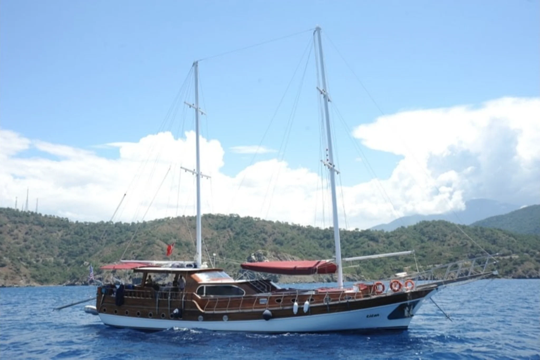 TITAN — Foto 2