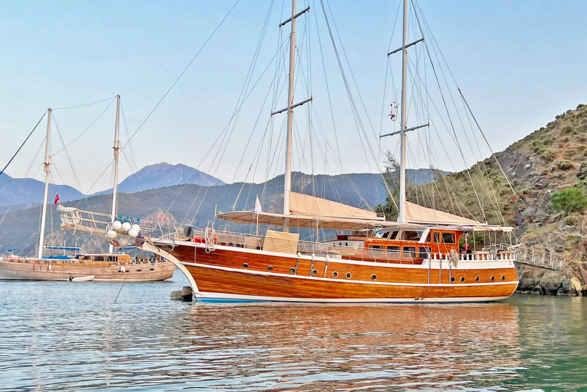 HEP AY yacht