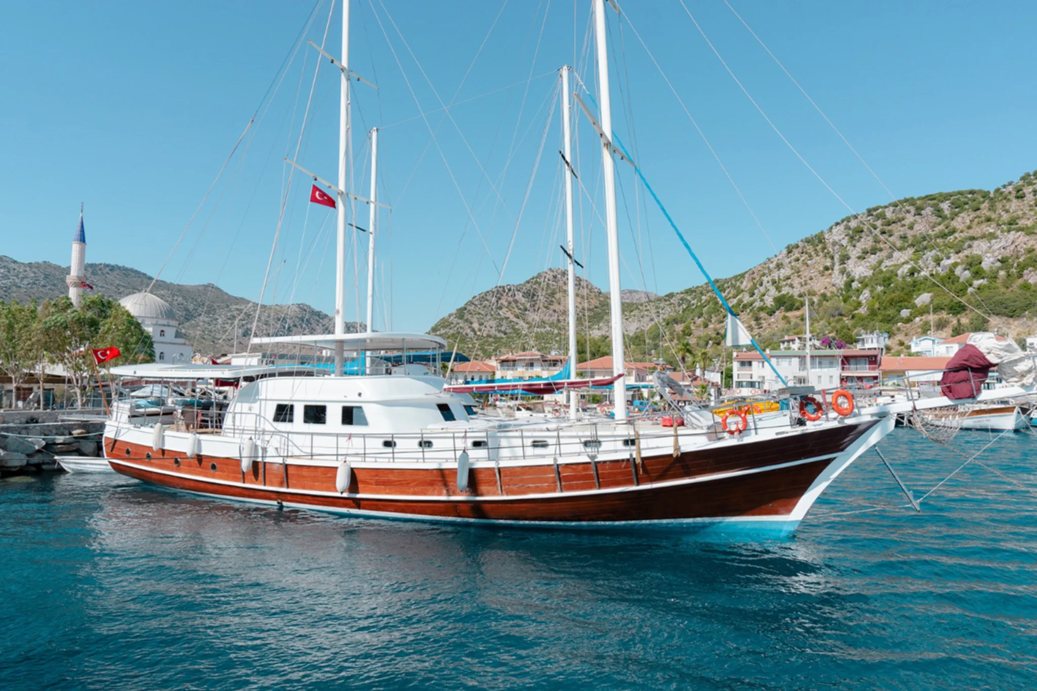 Yacht Aderina