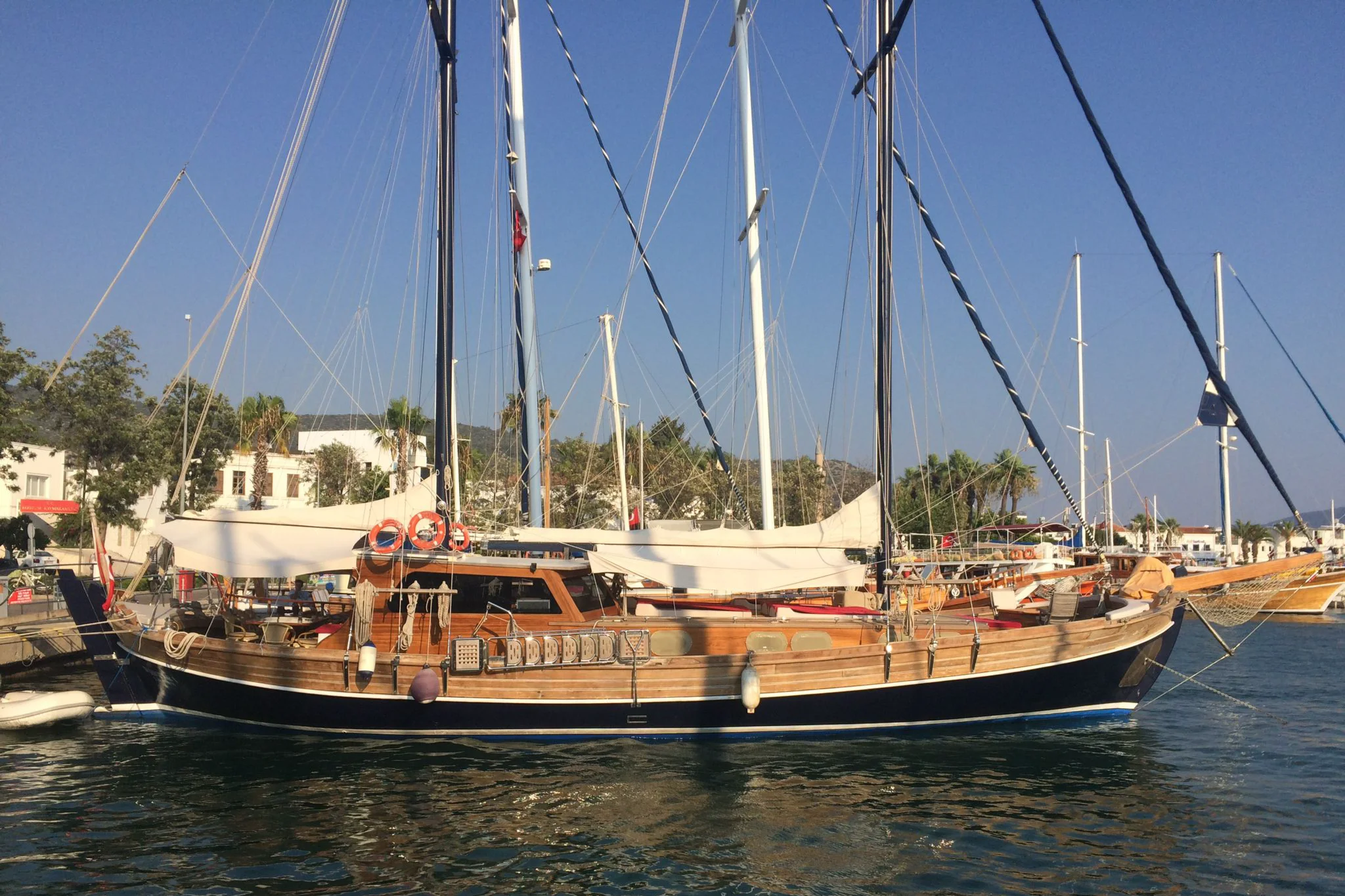 Whisper 1 yacht