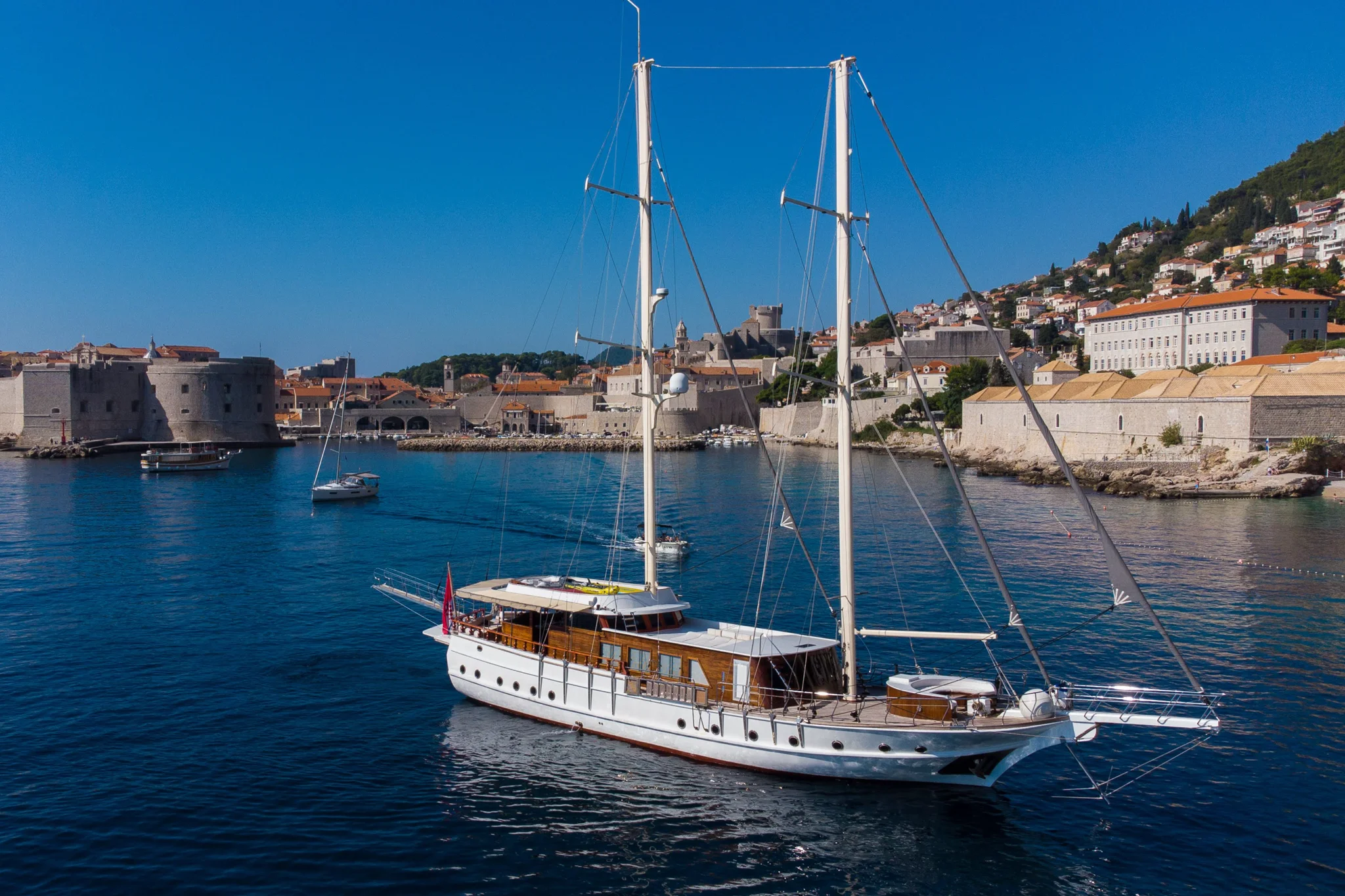 Vivere yacht