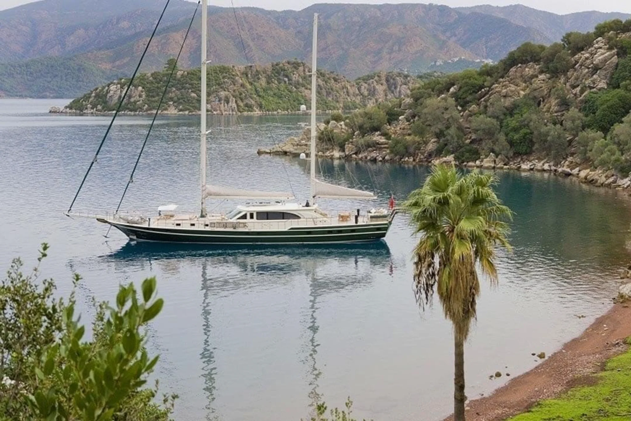 Sailing Nour yacht