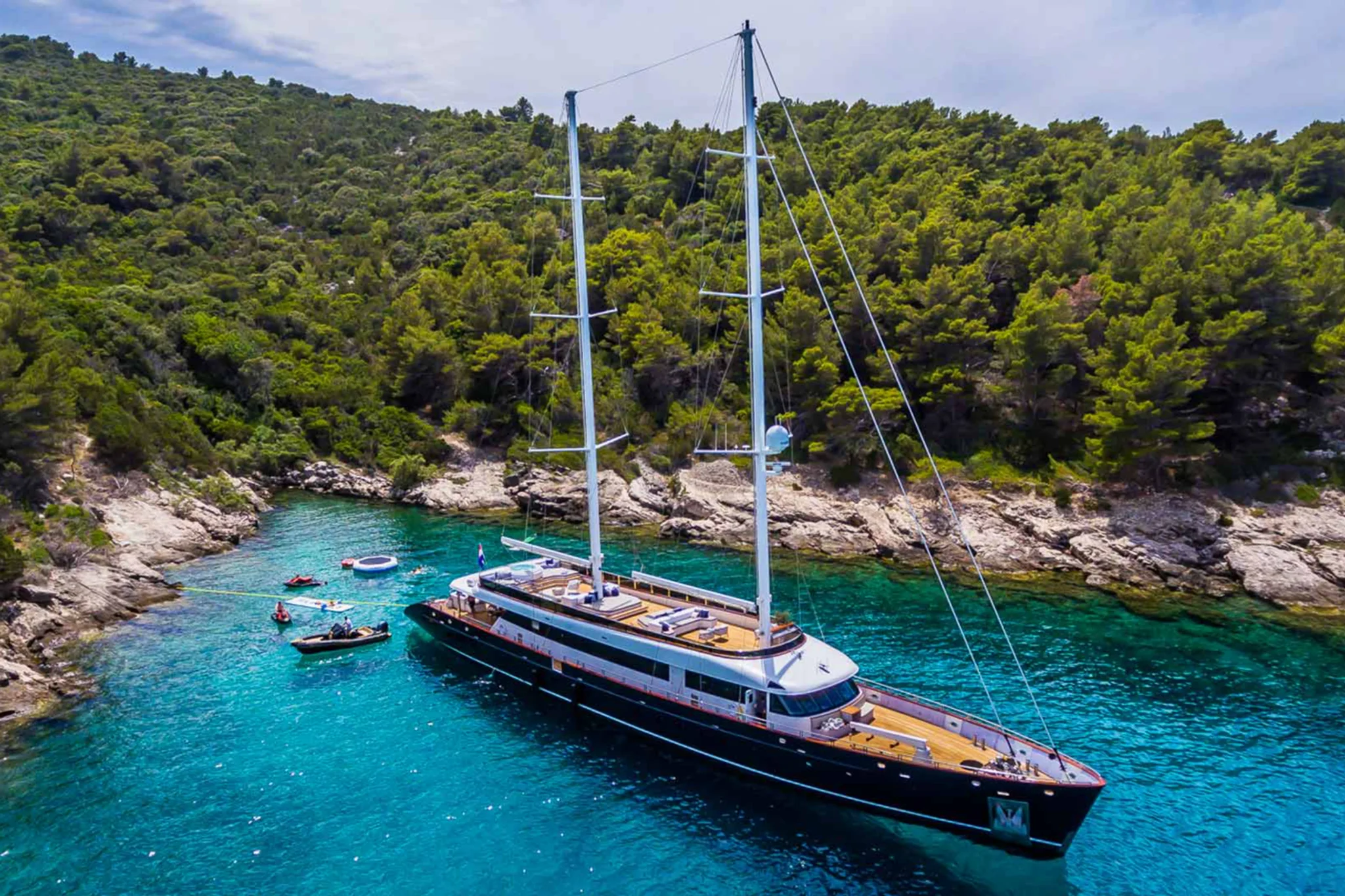 Clase Azul yacht