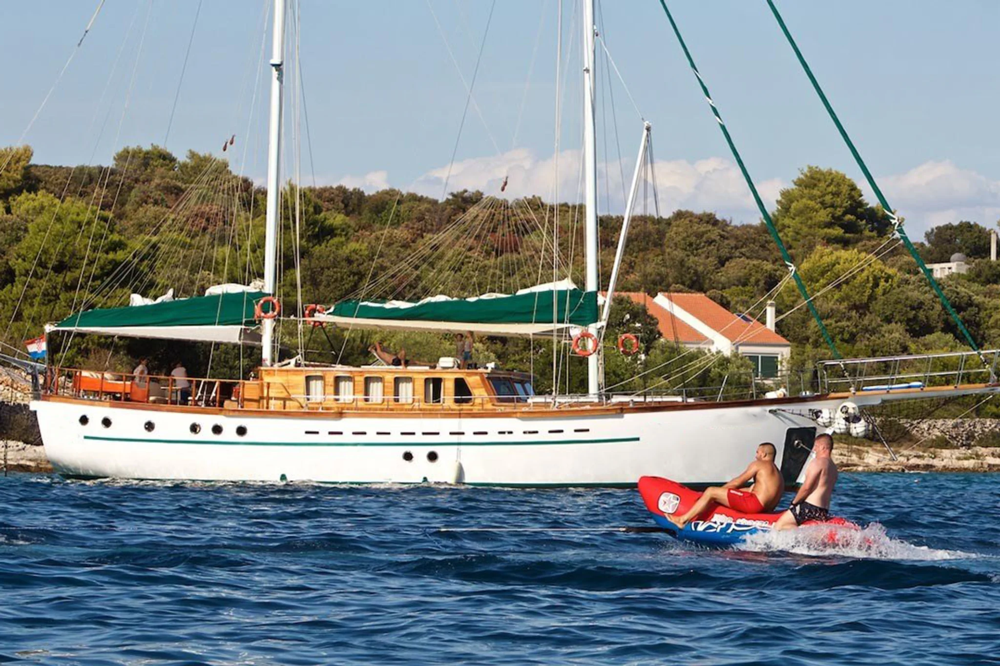 Adriatic Queen — intrattenimento