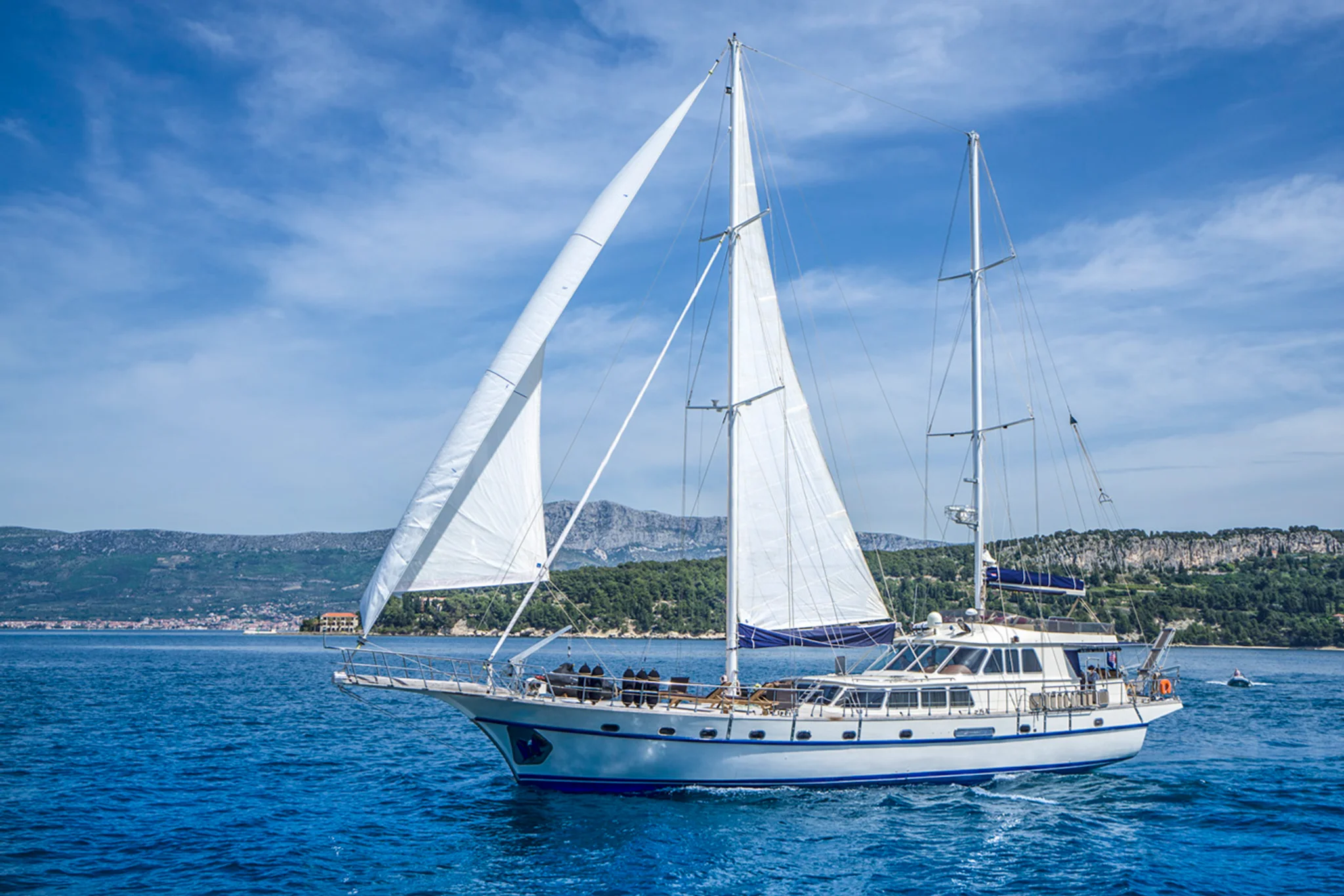 Alba yacht